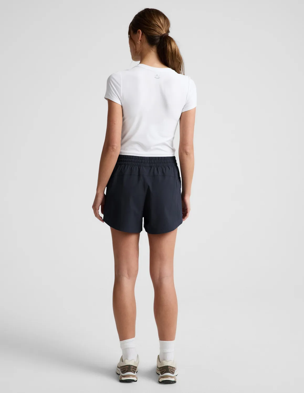 Beyond Yoga Peak 3 Short shorts Nocturnal Navy slitstark