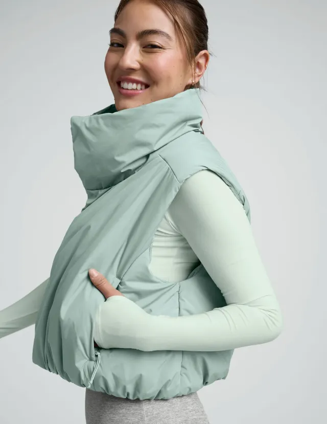 Beyond Yoga Warm Up Puffer Vest väst Mist Spray vattenavvisande