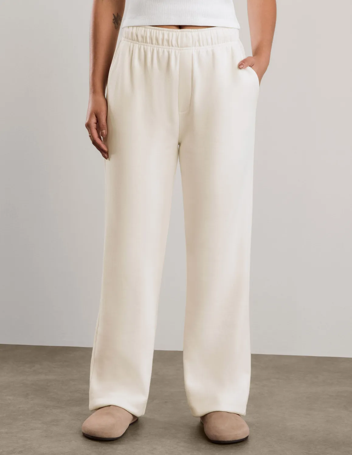 Beyond Yoga LuxeFleece 2.0 Sweatpant 31" mjukisbyxor vit