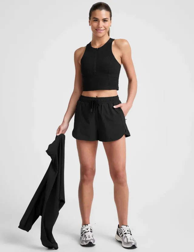 Beyond Yoga Stretch Woven The Course 2.5 shorts True Black fuktavvisande