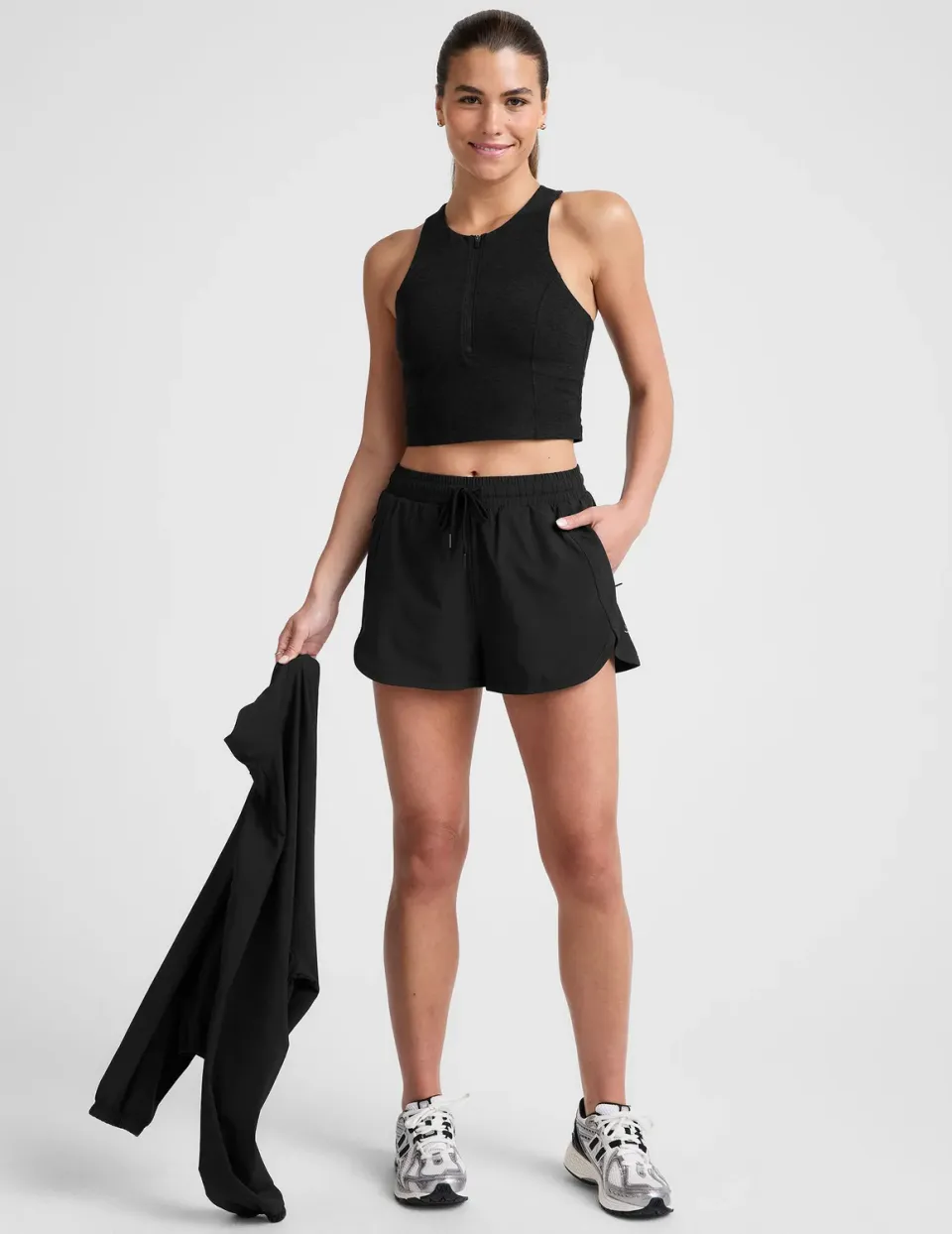Beyond Yoga Stretch Woven The Course 2.5 shorts True Black fuktavvisande