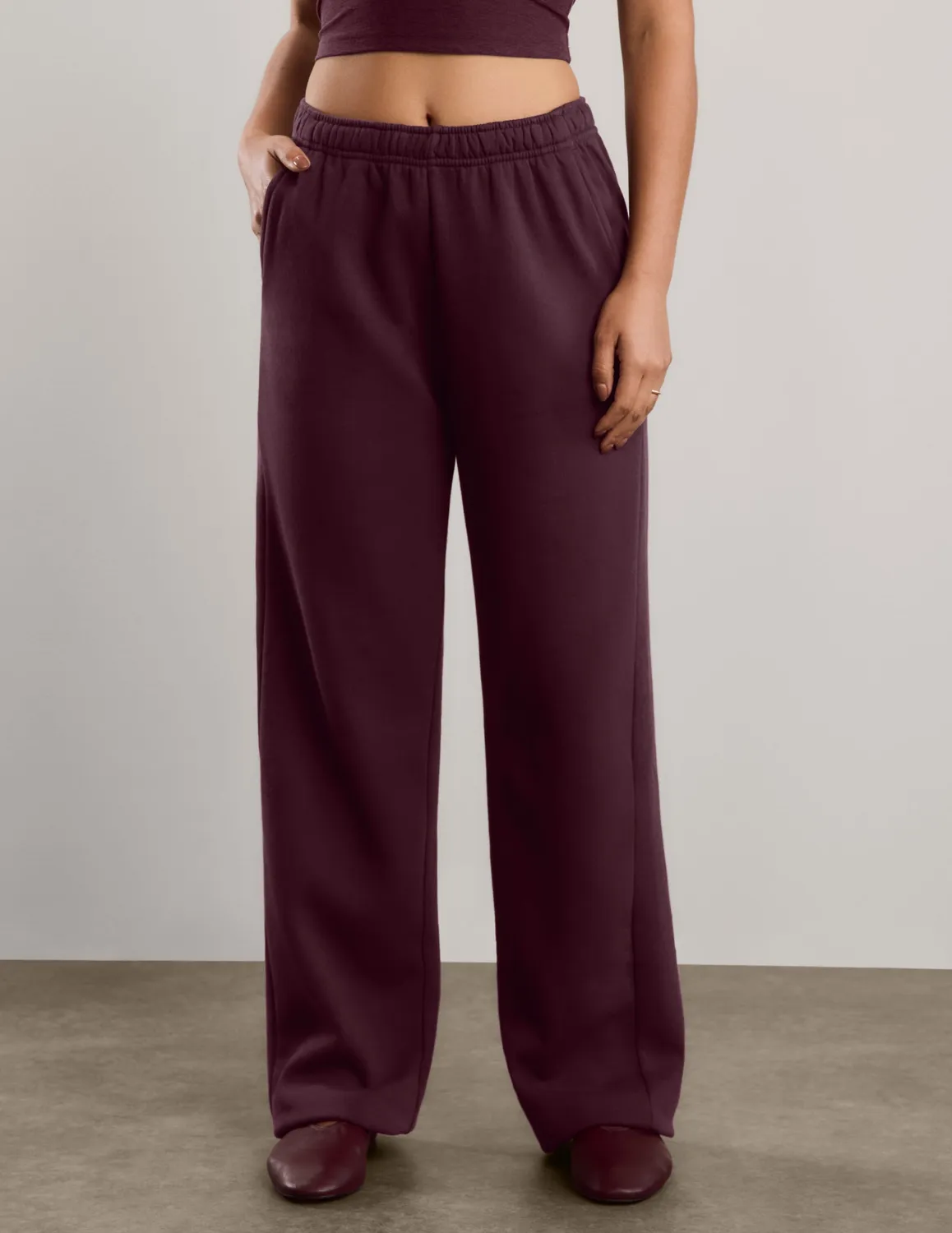 Beyond Yoga LuxeFleece 2.0 Straight Leg Sweatpant 29 mjukisbyxor vinröd bomull