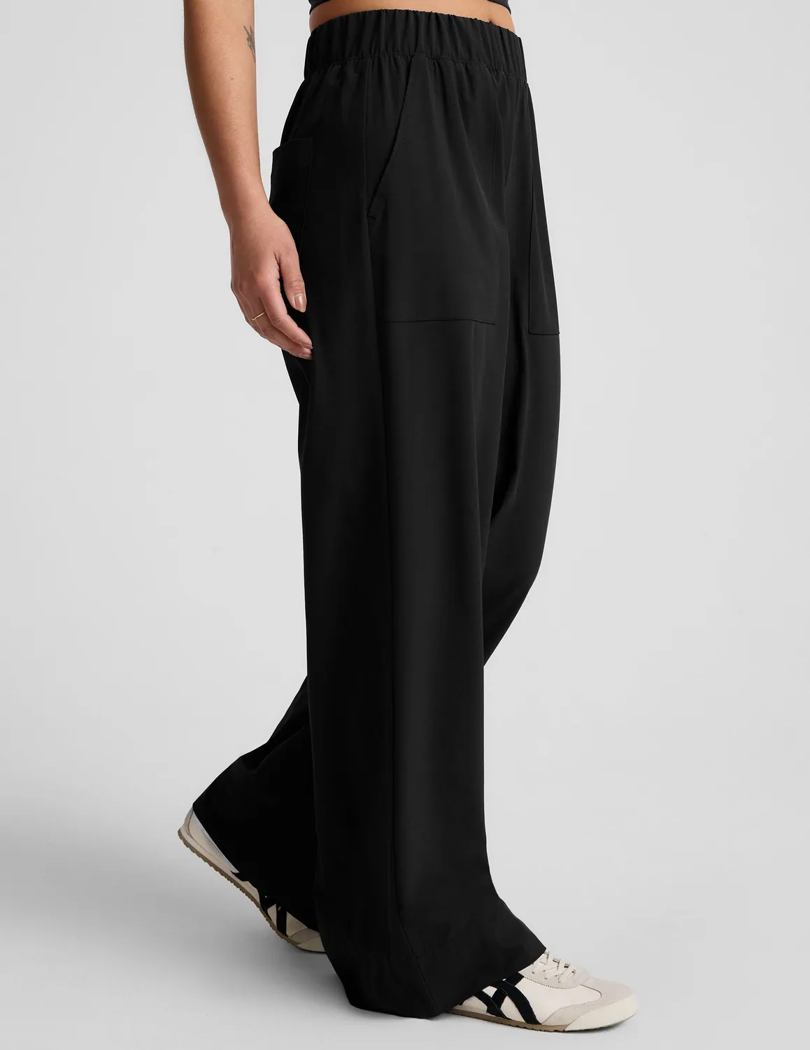 Beyond Yoga Easy Wide Leg Pant 31" byxor True Black svart