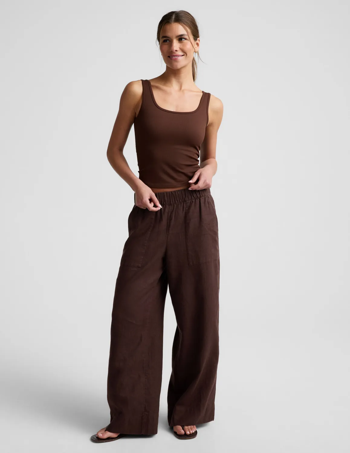 Beyond Yoga Keep It Cool Midlength Tank linne Iced Mocha svalkande