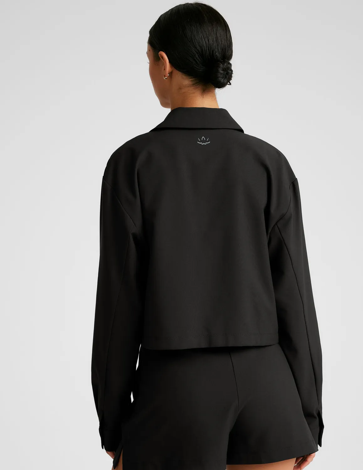 Beyond Yoga Midtown Cropped jacka svart avslappnad