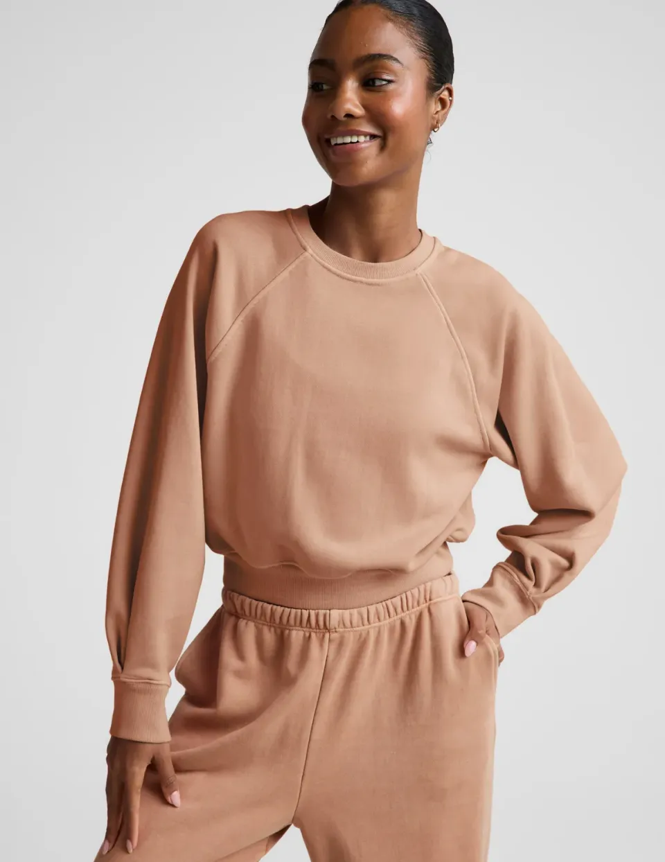 Beyond Yoga Fade Out Sweatshirt sweatshirt Washed Sunny Tan relaxed