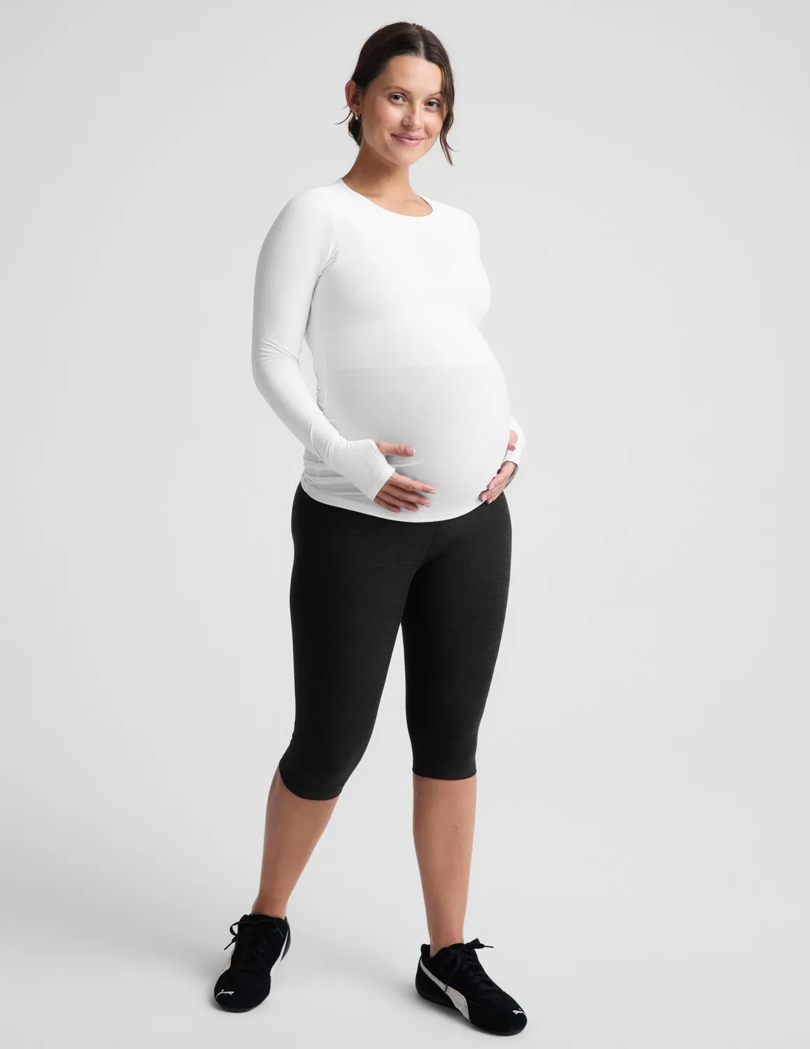 Beyond Yoga Featherweight Count On Me Maternity Crew Pullover tröja Cloud White gravid