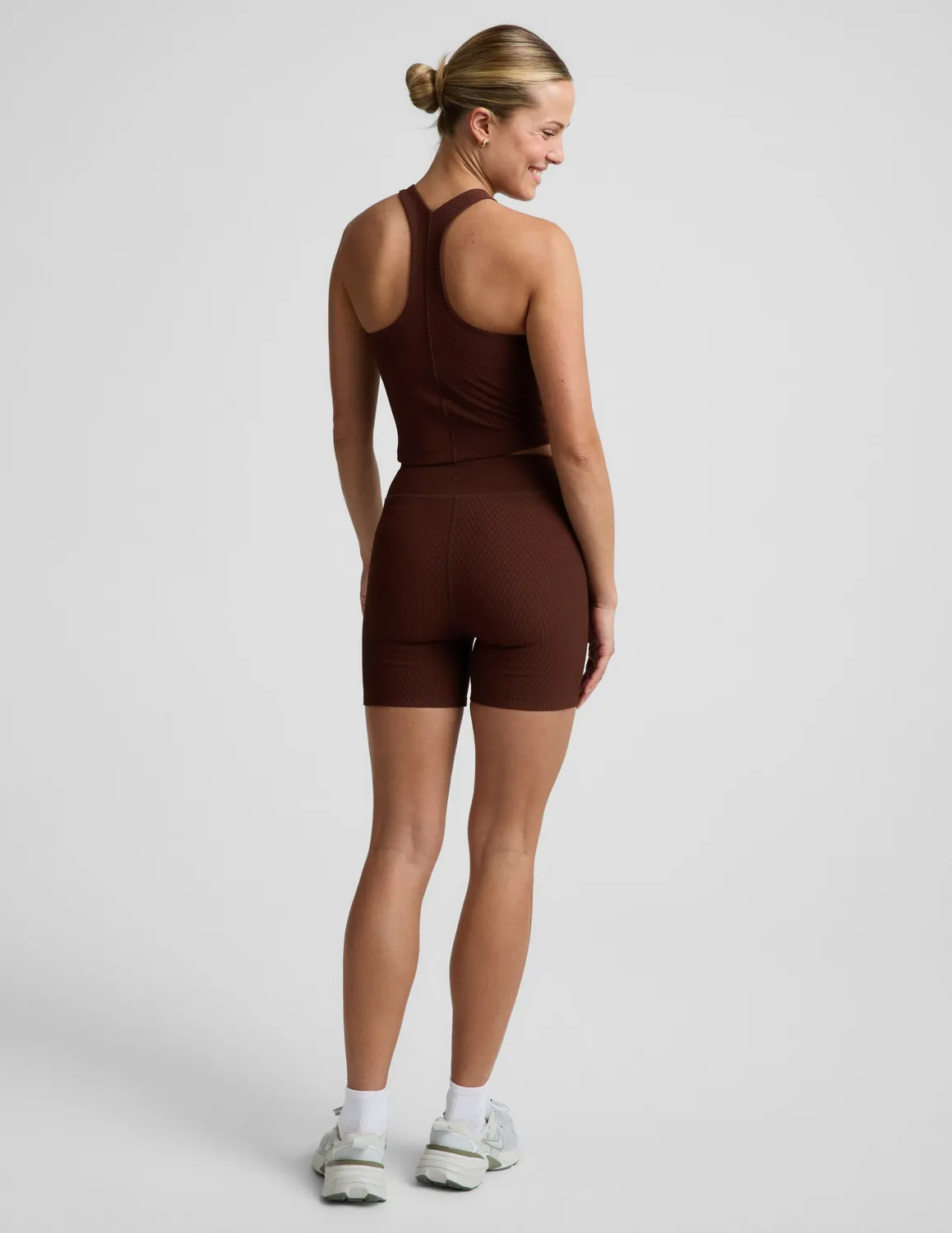 Beyond Yoga Impulse Ribbed V-Waist 5" Biker Short shorts Iced Mocha beige