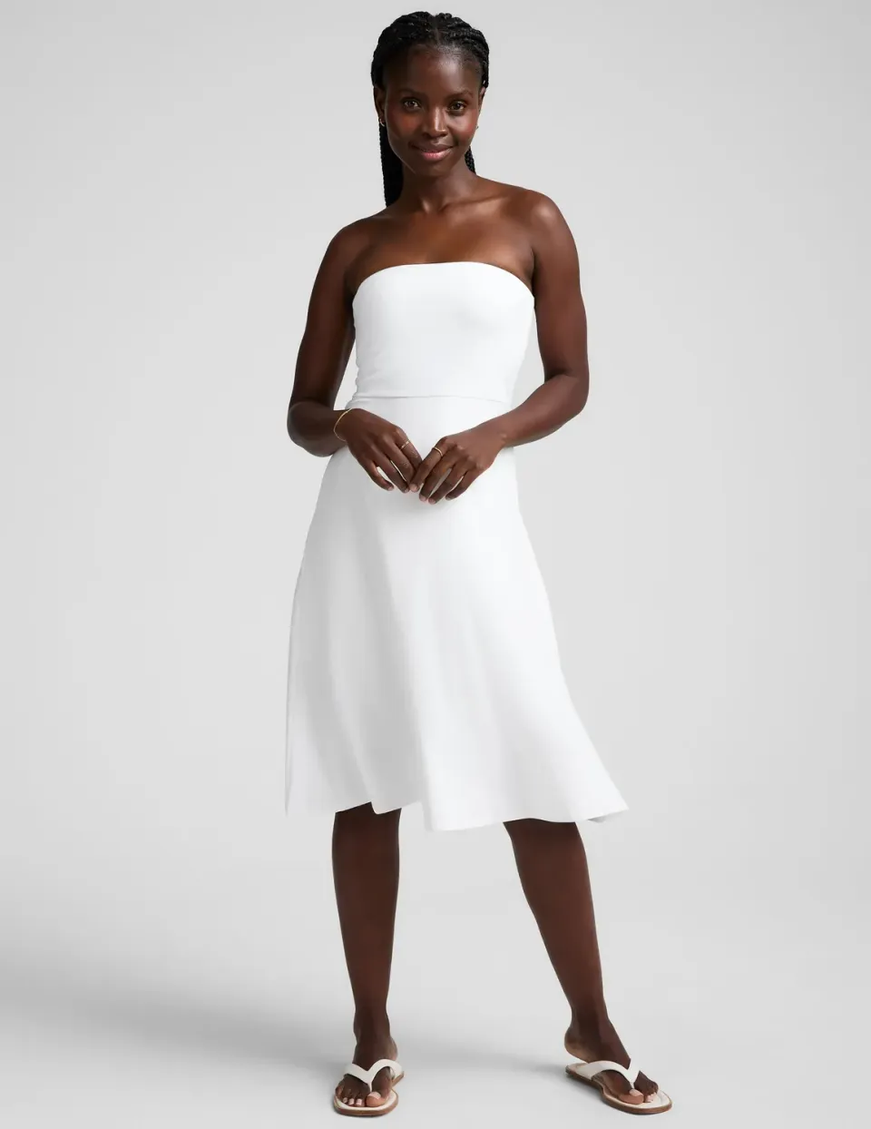 Beyond Yoga Featherweight Strapless klänning Cloud White fickor