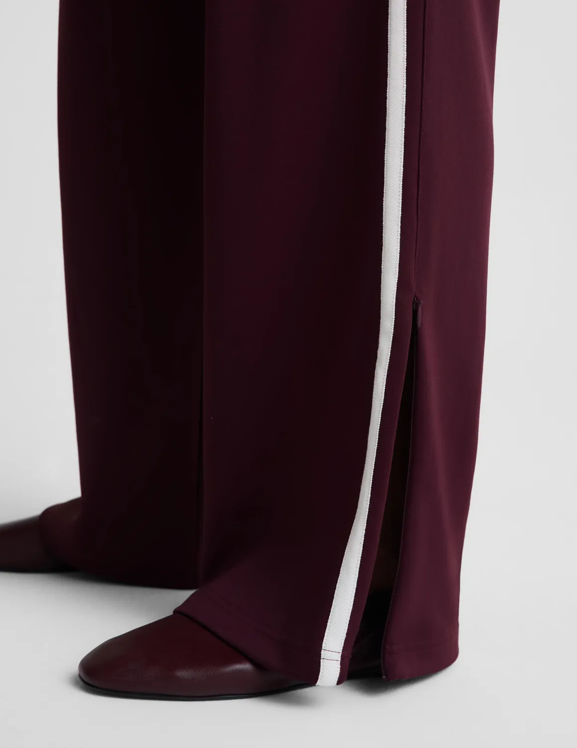 Beyond Yoga That Tracks träningsbyxor 29" Cabernet med fickor