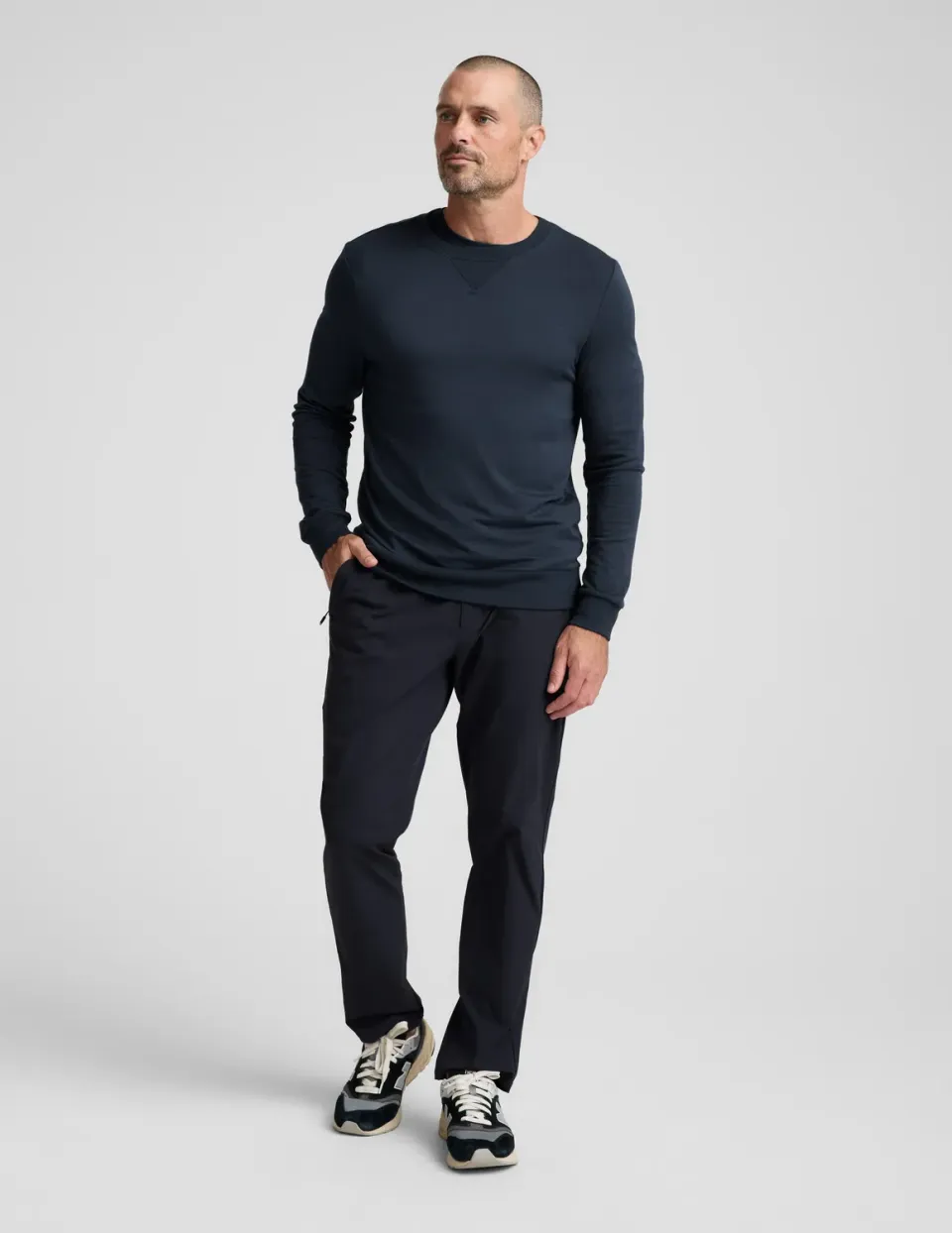 Beyond Yoga All Terrain Men's Pant träningsbyxor marinblå fickor