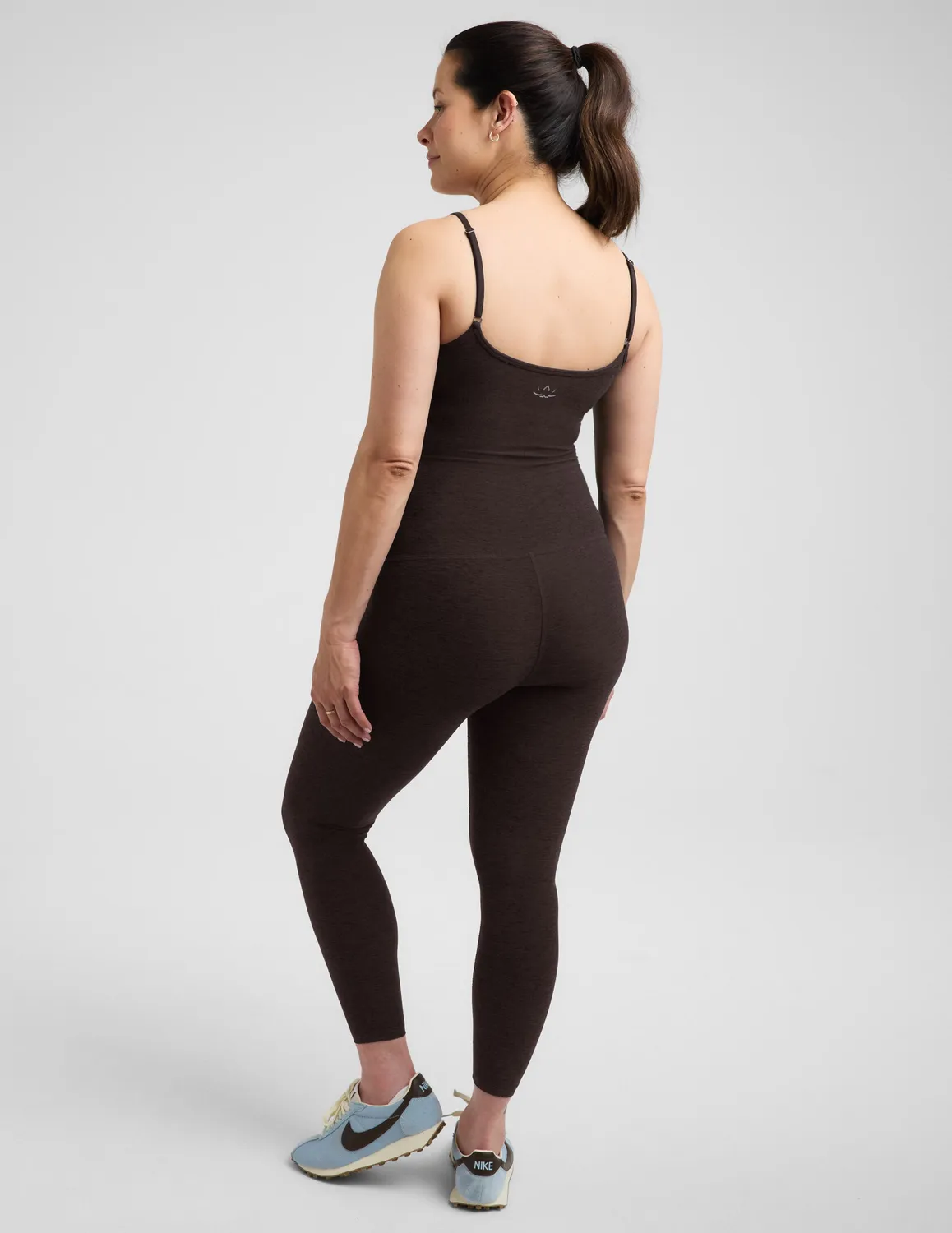 Beyond Yoga Spacedye Uplevel gravidjumpsuit mörkbrun stöd
