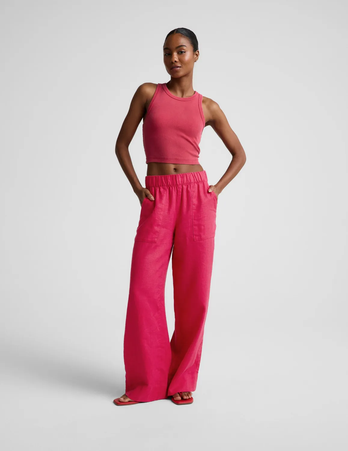Beyond Yoga SoftWash Linen Easy Wide Leg Pant 31" linnebyxor Berry Red vida