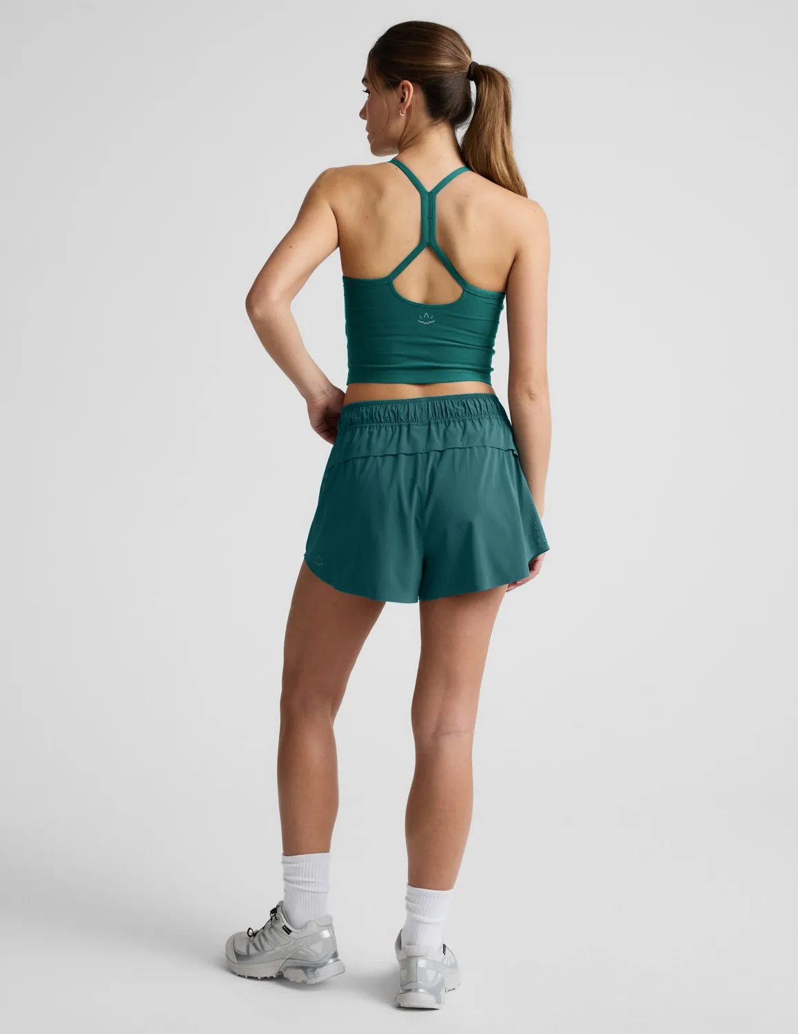 Beyond Yoga Solemate 2.5" löparshorts Teal Sea ventilerande