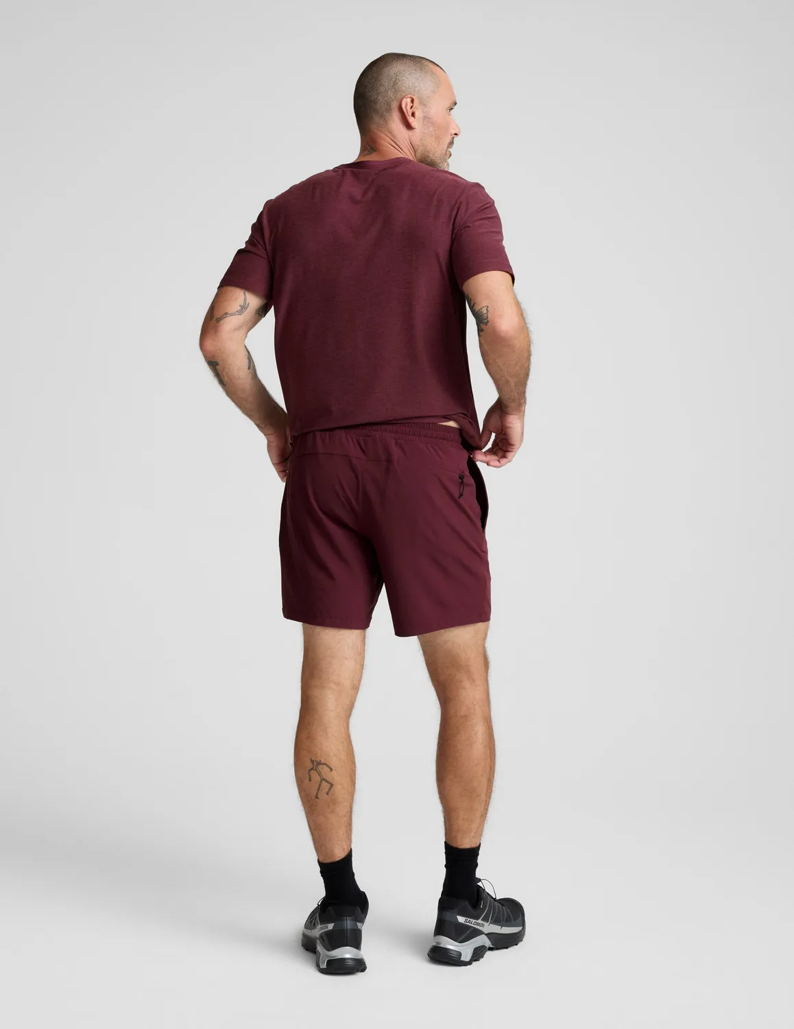 Beyond Yoga Pivotal 2.0 träningsshorts 7 tum Deep Maroon