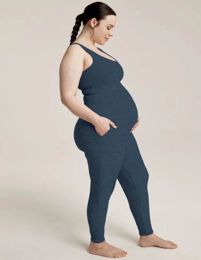 Beyond Yoga Spacedye Grow In Comfort gravidjumpsuit nattblå mjuk