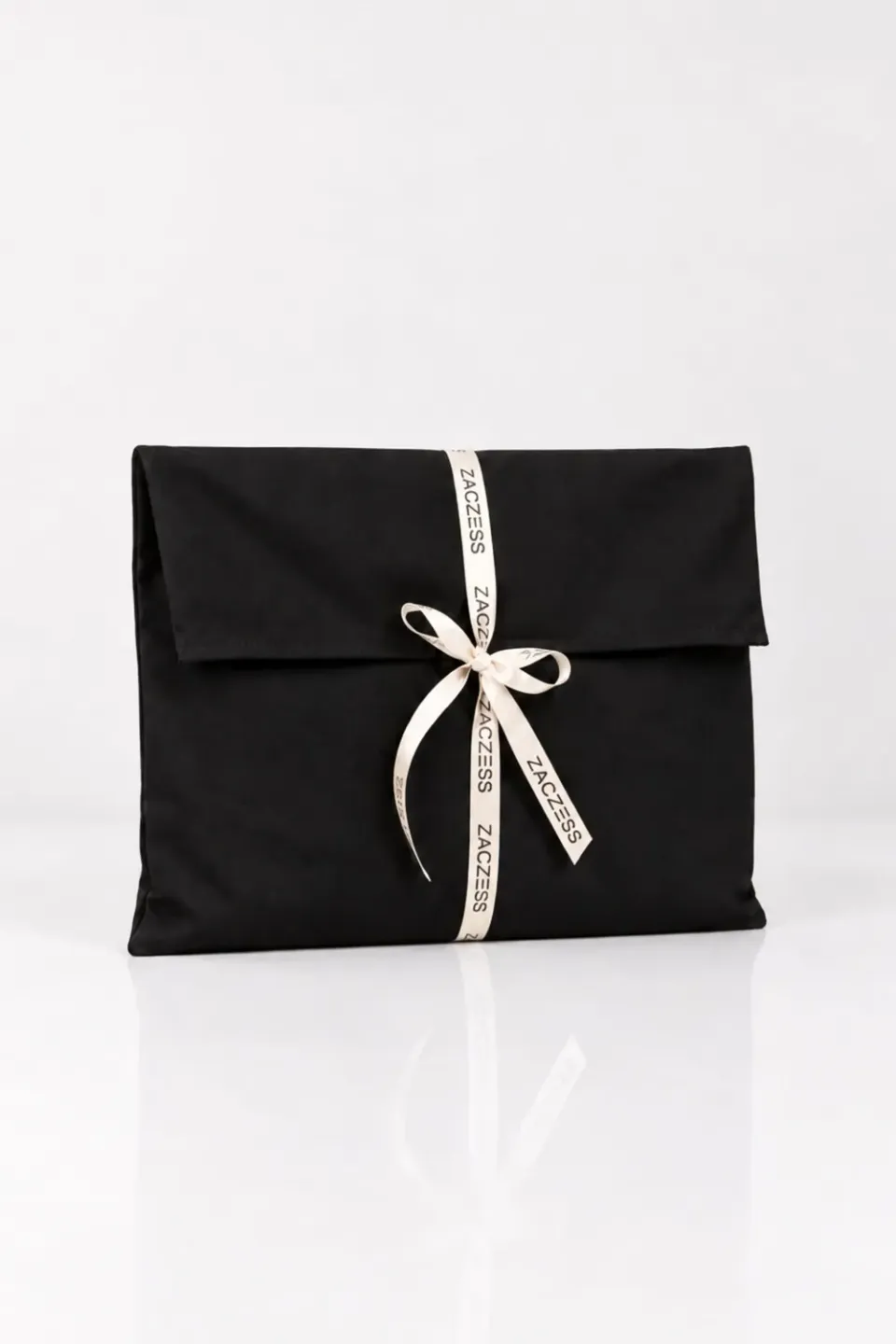 ZacZess återanvändbar presentpåse 38x28 cm logga