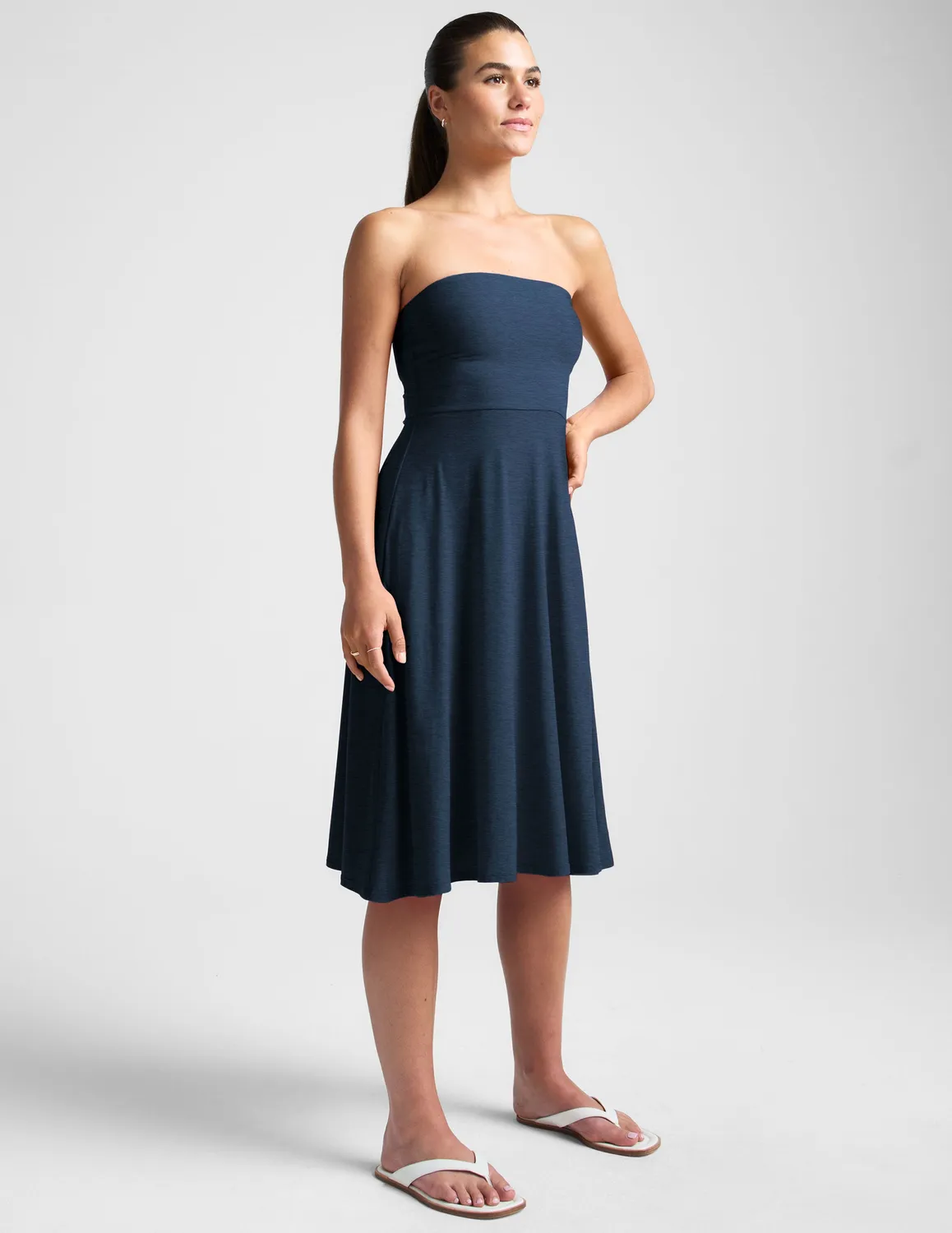 Beyond Yoga Featherweight Strapless klänning Nocturnal Navy bh