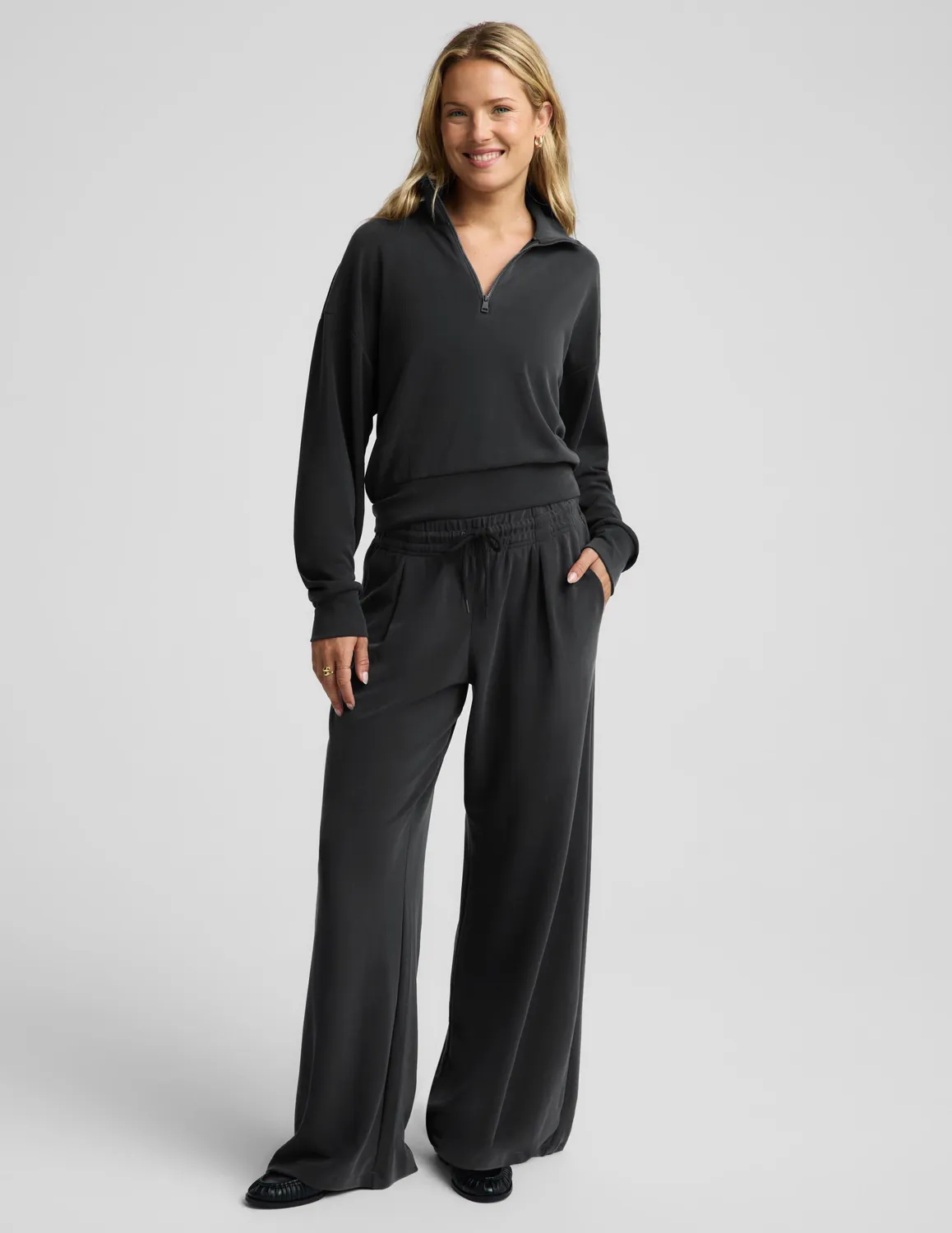 Beyond Yoga Luxe Sandwash Half Zip sweatshirt Dark Charcoal mjuk