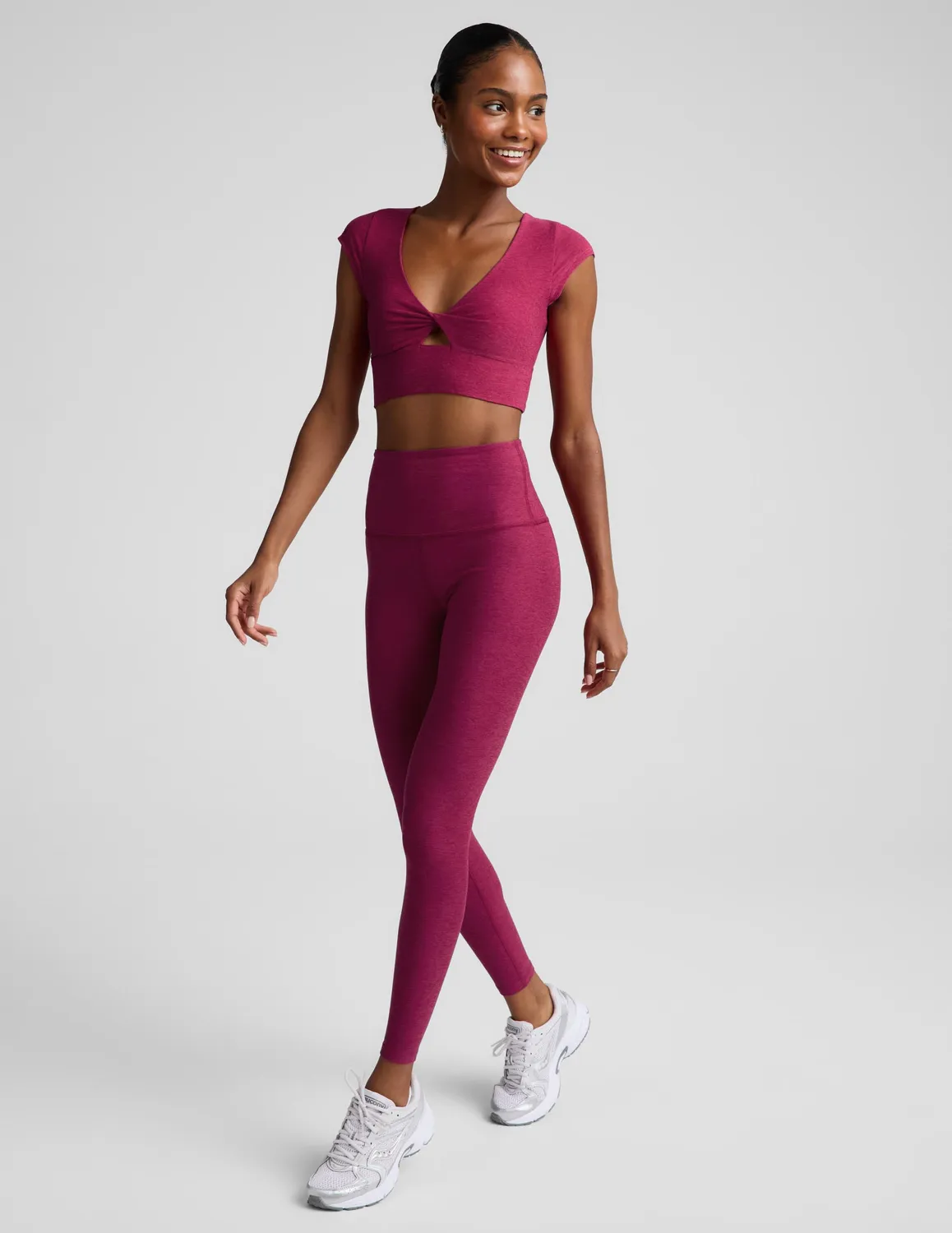 Beyond Yoga Spacedye Get It Twisted Cropped Tee träningstopp Sangria Heather mjuk