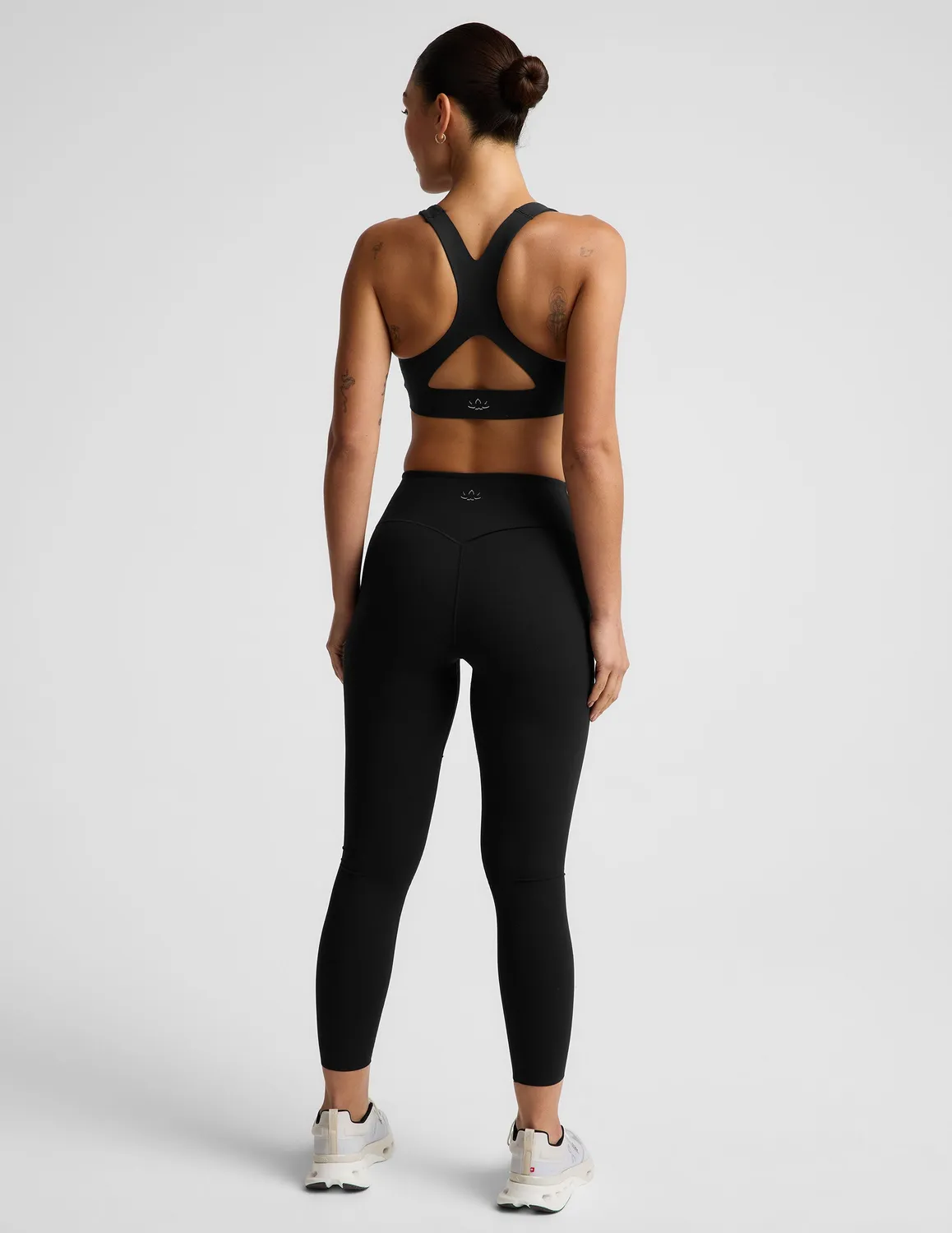 Beyond Yoga Glowzone High Waisted Midi Leggings Pitch Black svart