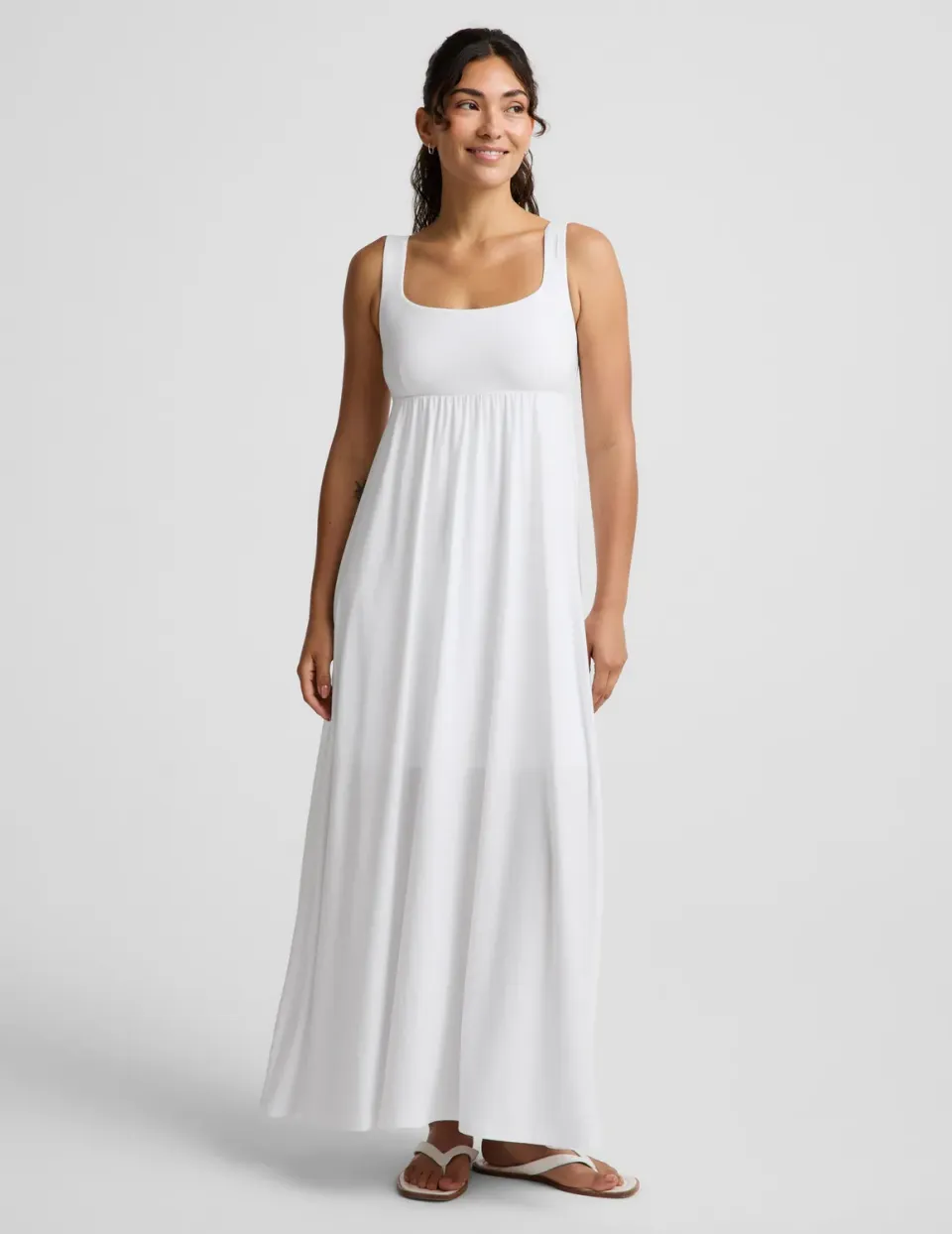 Beyond Yoga Featherweight Endless Summer maxiklänning vit lätt