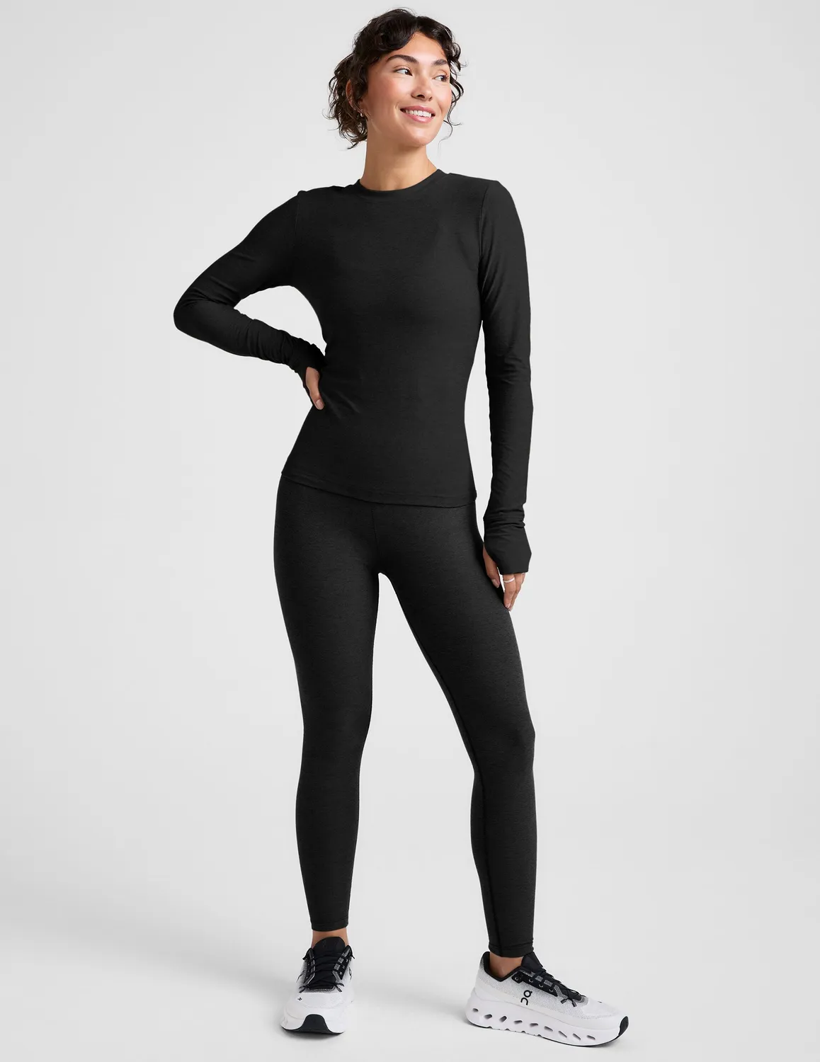 Beyond Yoga Featherweight Select Long Sleeve Crew tröja Darkest Night svart