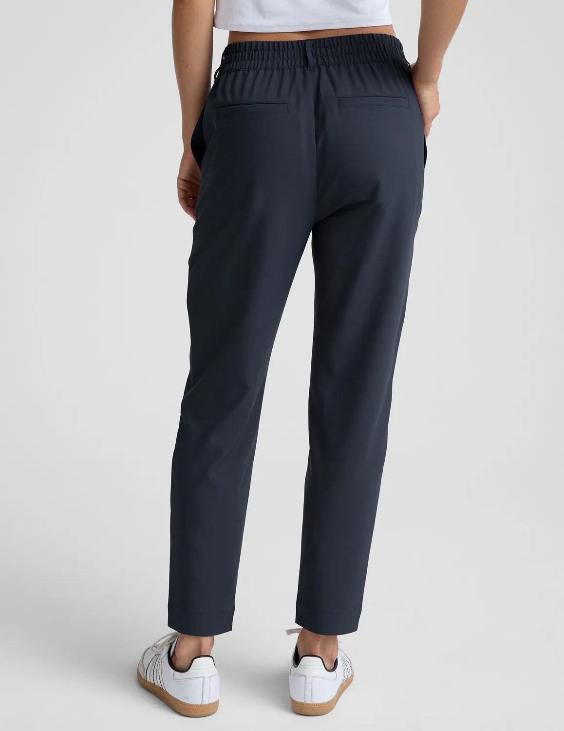 Beyond Yoga Status Tapered Pant byxor Nocturnal Navy blå
