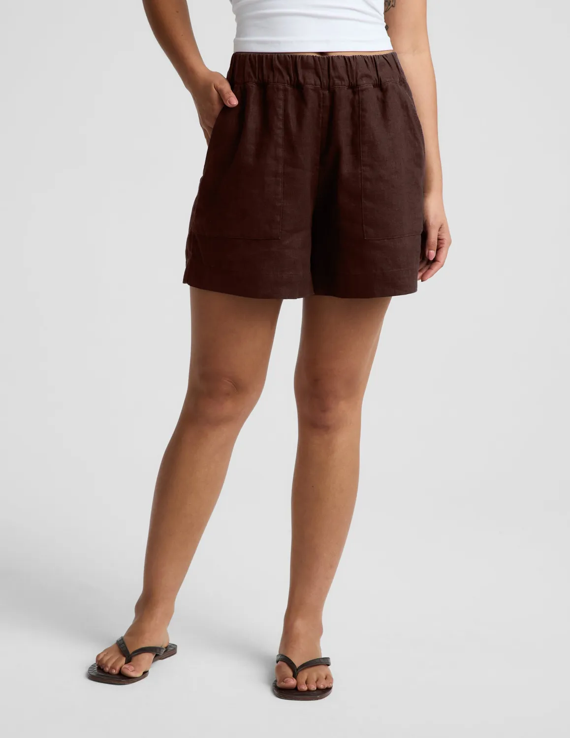 Beyond Yoga SoftWash Linen Easy Short shorts Iced Mocha neutral