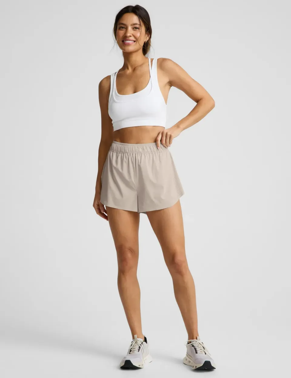 Beyond Yoga Solemate 2.5" träningsshorts Oat neutrala