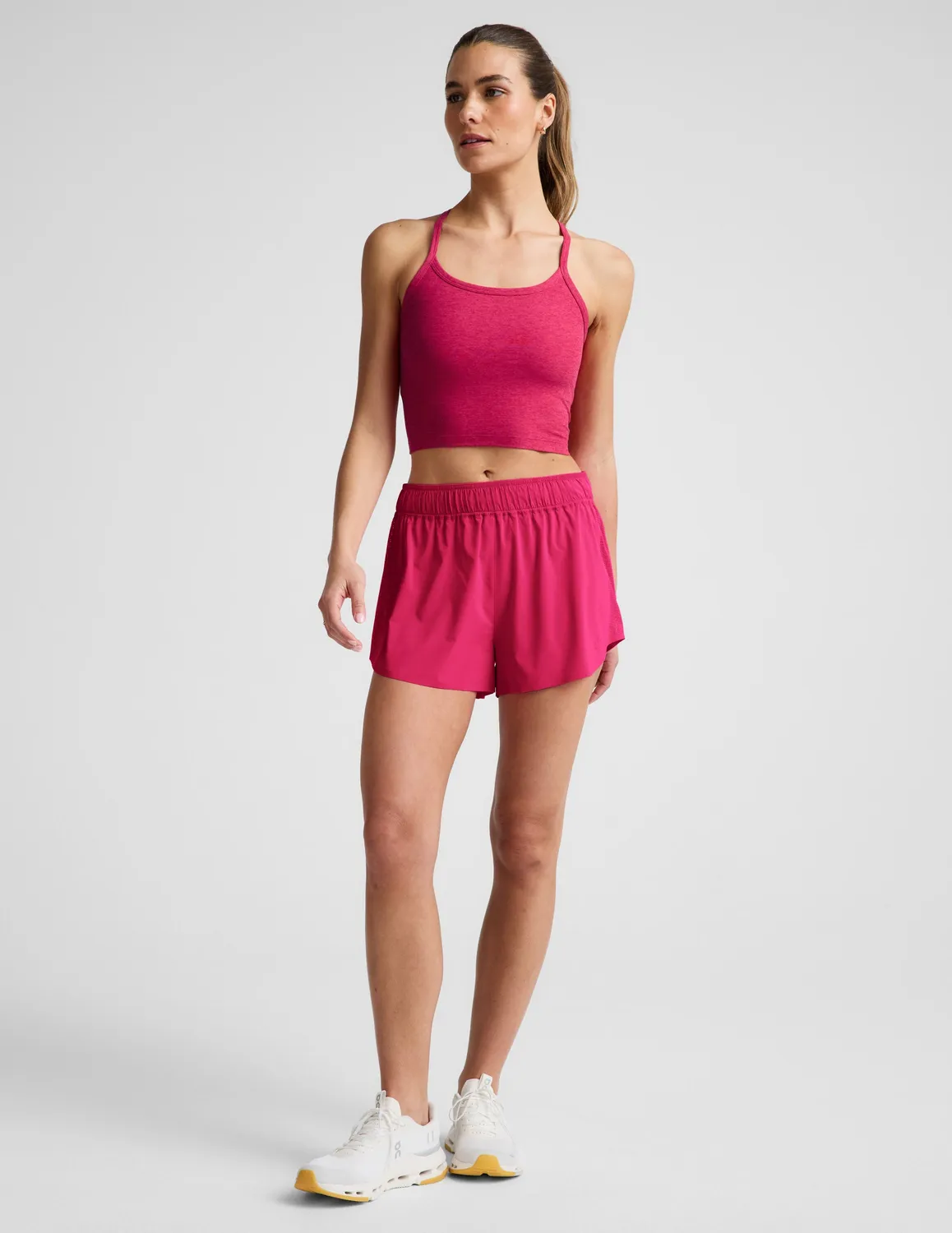 Beyond Yoga Solemate 2.5" Short löparshorts Berry Red innerbyxa