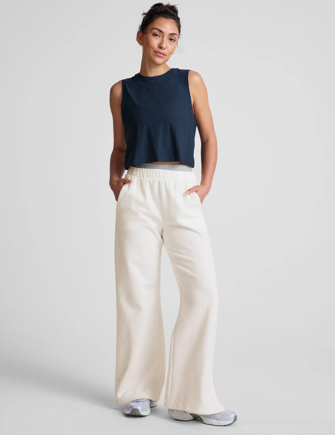 Beyond Yoga Featherweight Minimal Cropped Tank linne Nocturnal Navy