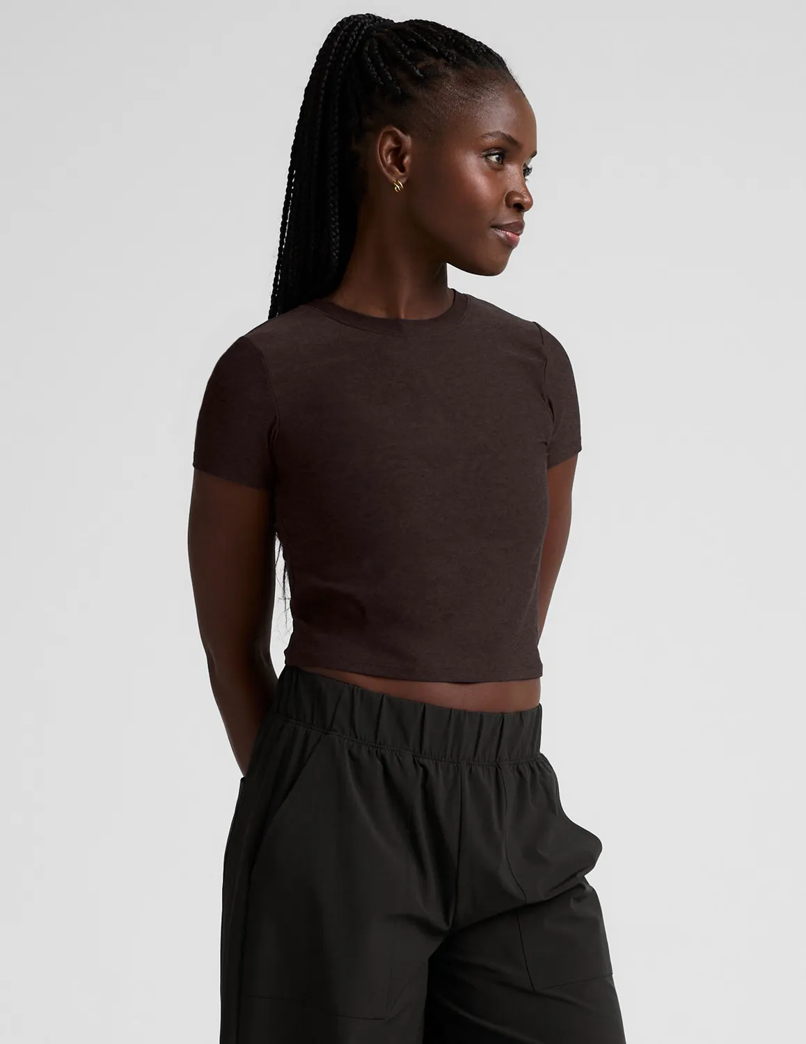 Beyond Yoga Featherweight Cropped Tee t-shirt Dark Chocolate Heather lätt