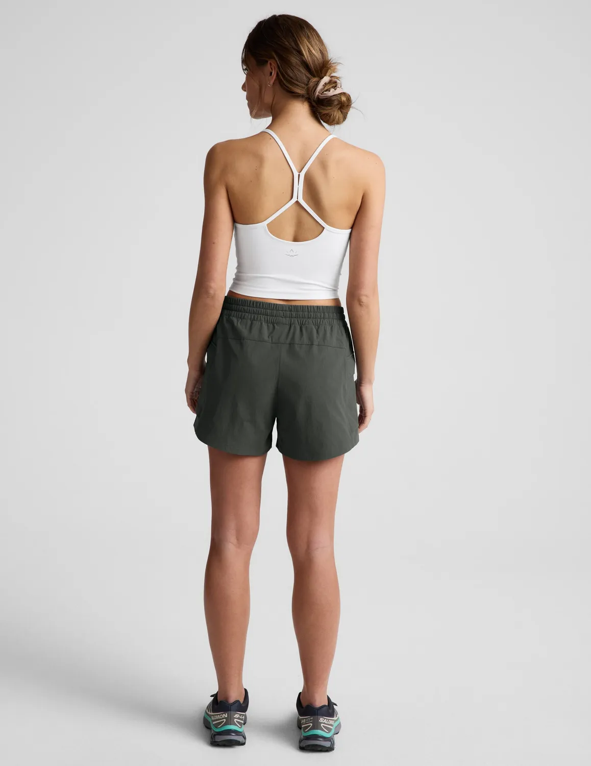 Beyond Yoga Peak 3 Short shorts Slate Green lätt