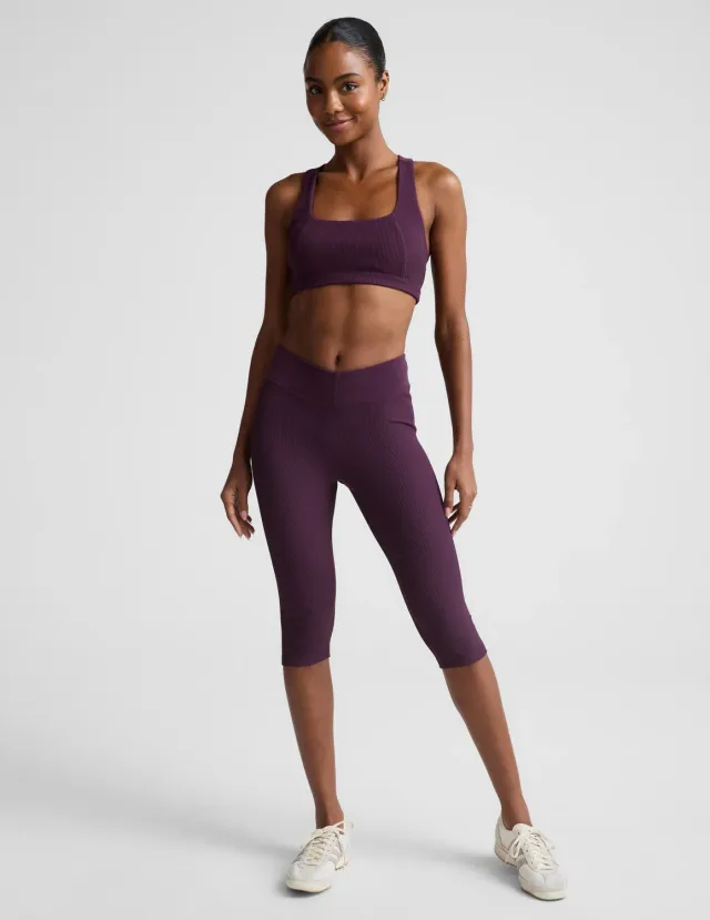 Beyond Yoga Impulse Ribbed V-Waist leggings Brilliant Blackberry capri