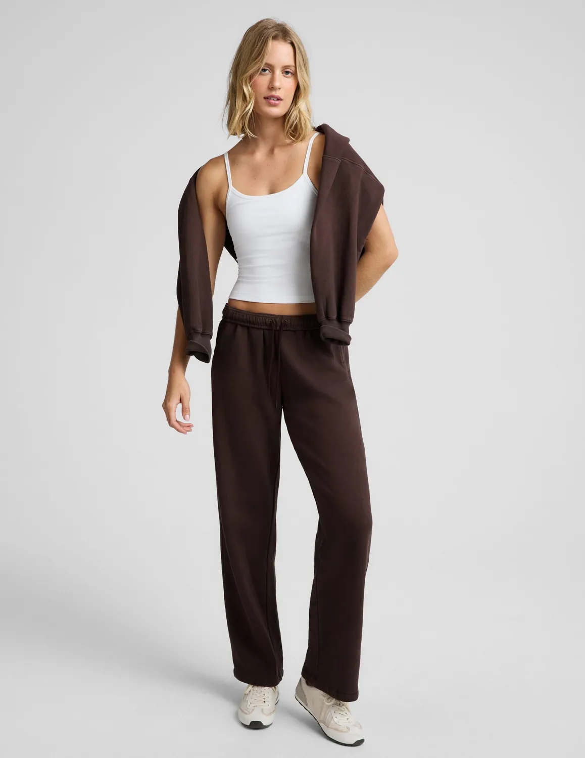Beyond Yoga LuxeFleece 2.0 Straight Leg Sweatpant 31" mjukisbyxor Dark Chocolate