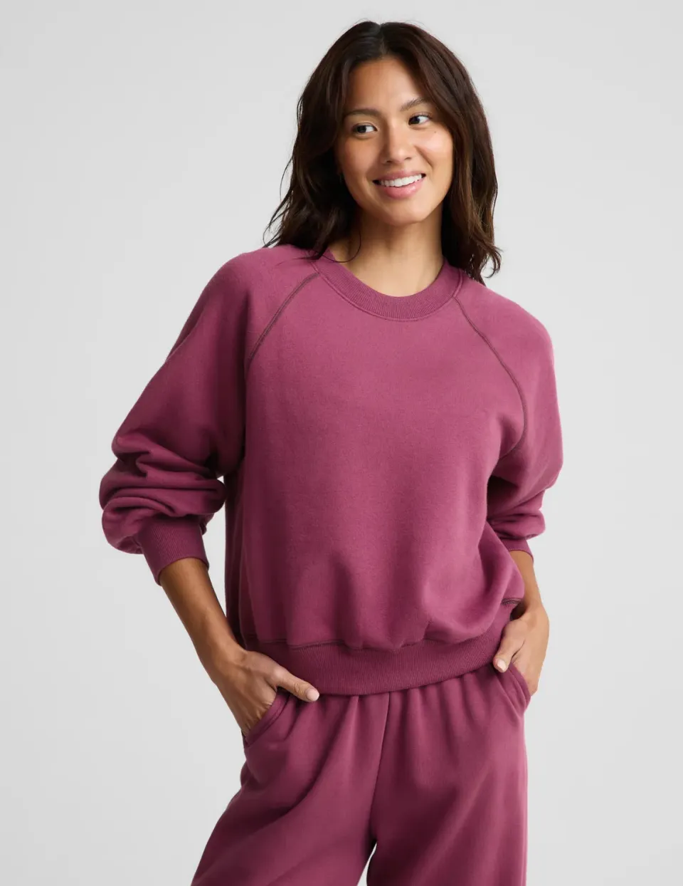 Beyond Yoga LuxeFleece 2.0 Raglan Crewneck sweatshirt Pomegranate
