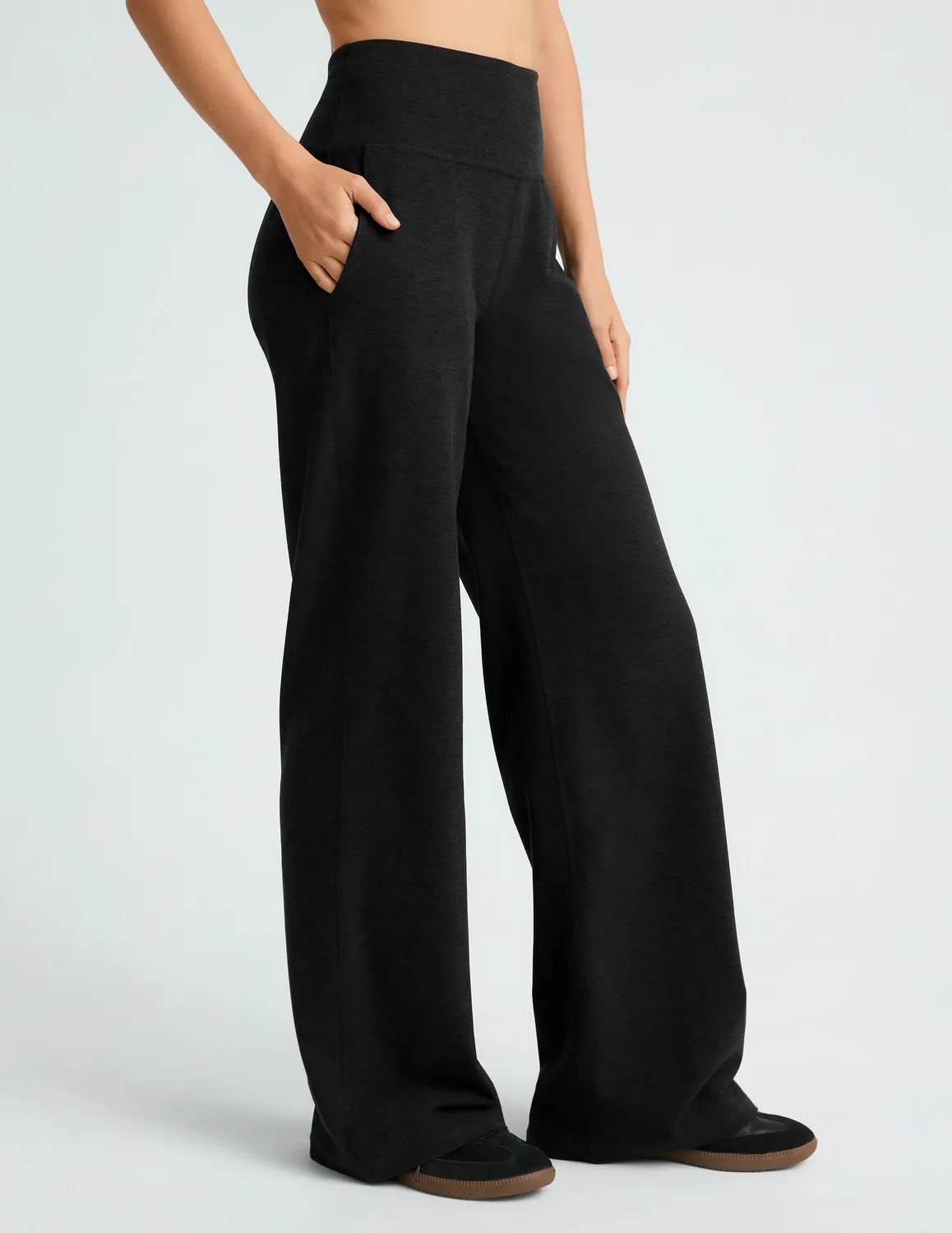 Beyond Yoga Spacedye Laid Back Wide Leg Pant 29" mjukisbyxor Darkest Night svarta