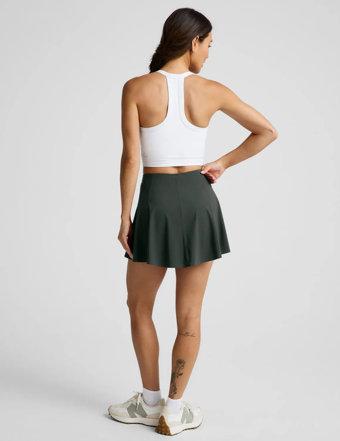Beyond Yoga You're A Force tenniskjol Slate Green med ficka
