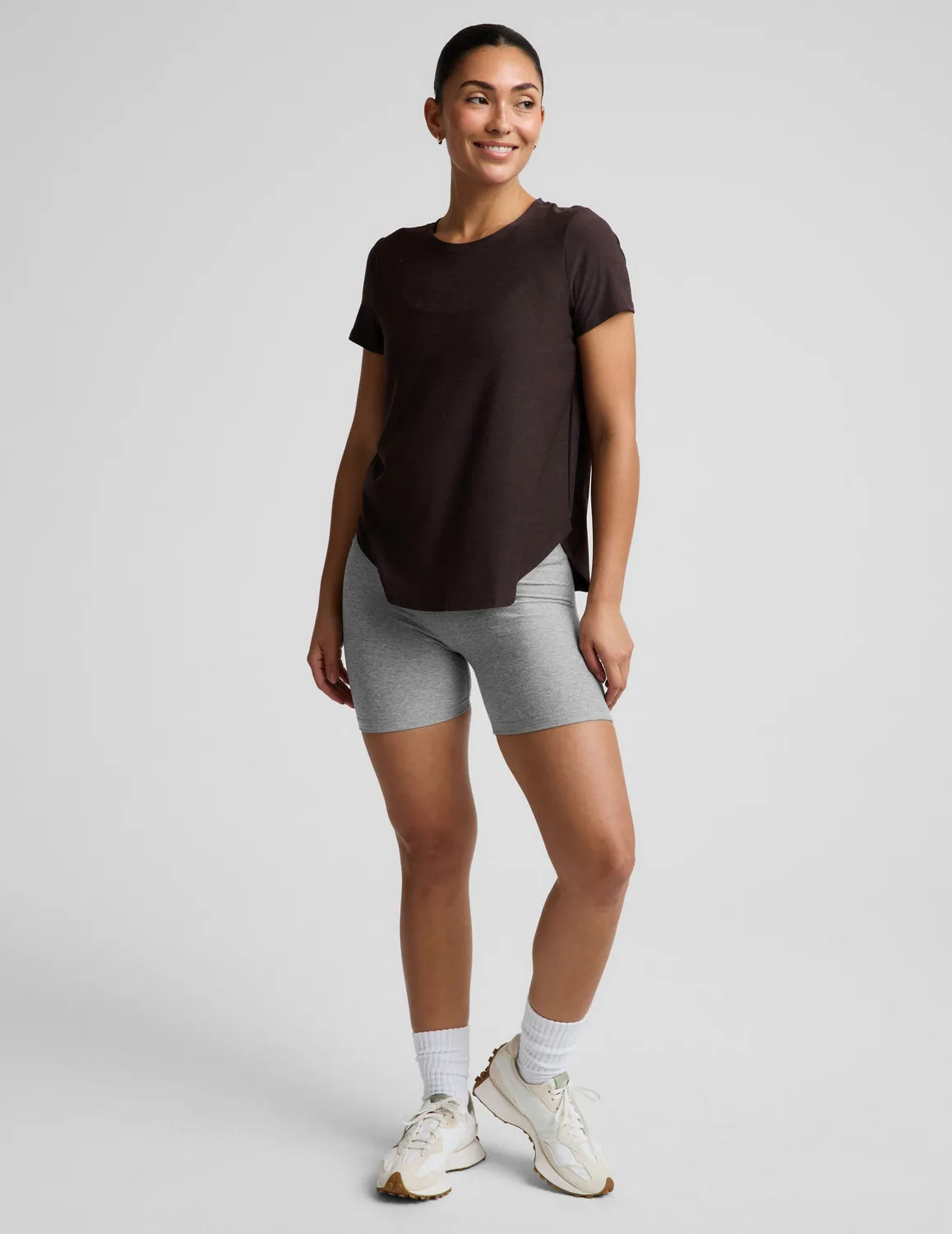 Beyond Yoga Featherweight On The Down Low T-shirt Dark Chocolate tunn