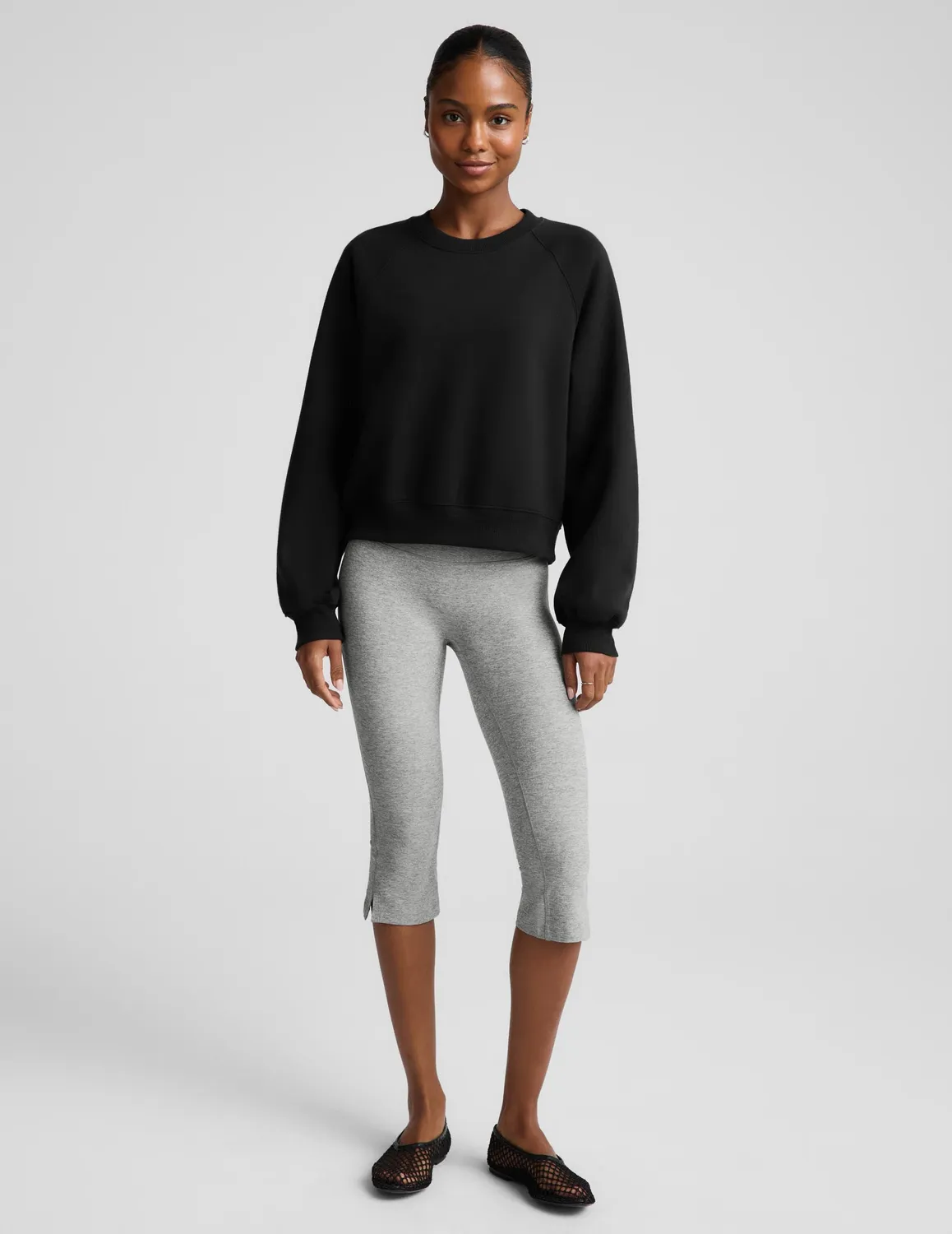 Beyond Yoga LuxeFleece 2.0 Raglan Crewneck sweatshirt svart