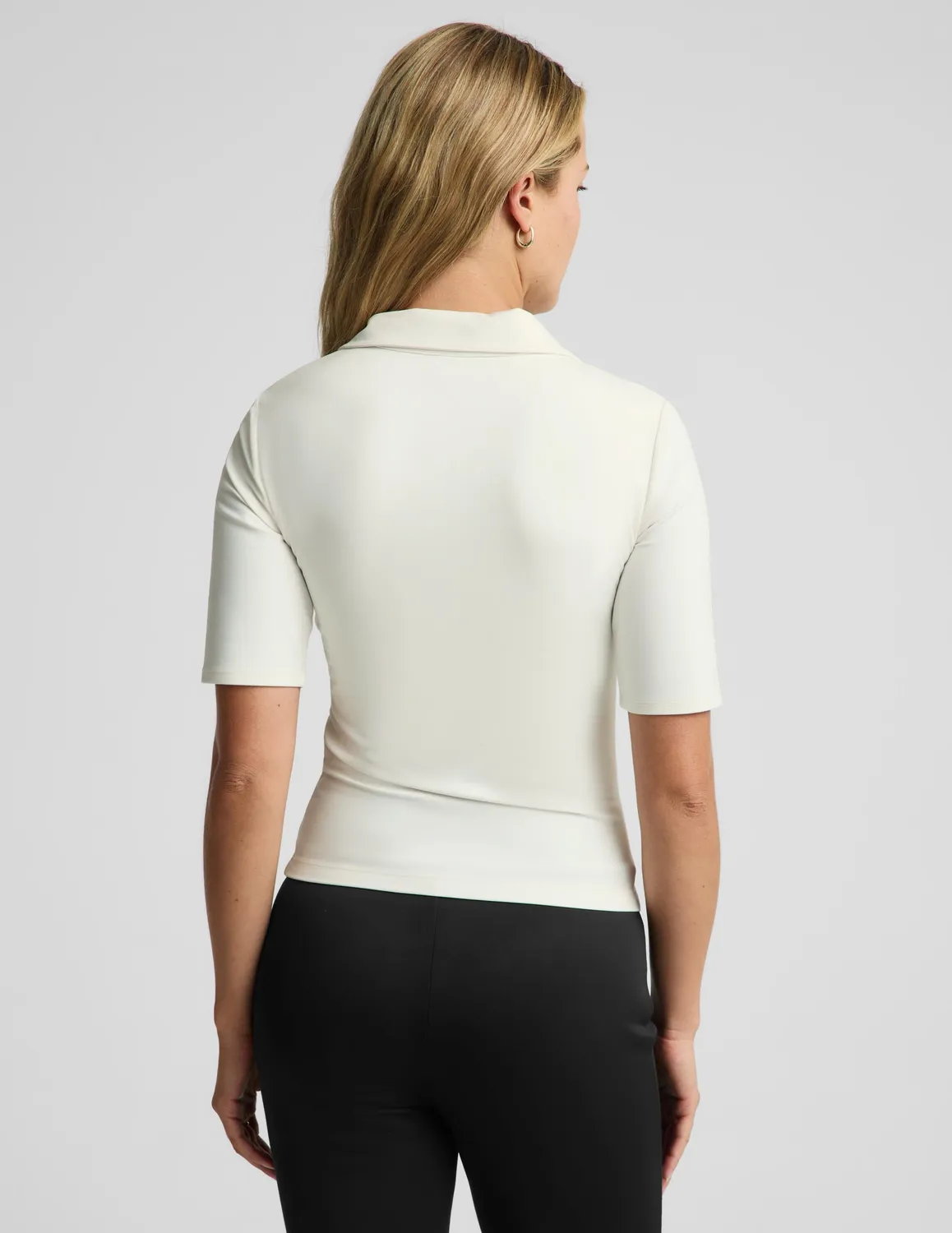 Beyond Yoga Sport Active V-Neck Polo piké sea salt inbyggd BH