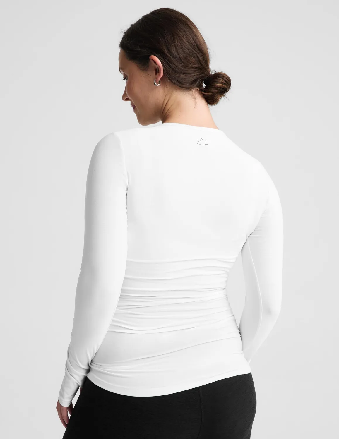 Beyond Yoga Featherweight Count On Me Maternity Crew Pullover tröja Cloud White gravid