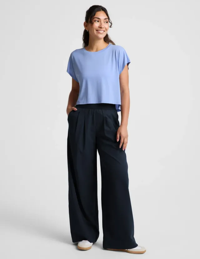 Beyond Yoga Studio Luxe Cropped Tee träningstopp Pastel Periwinkle