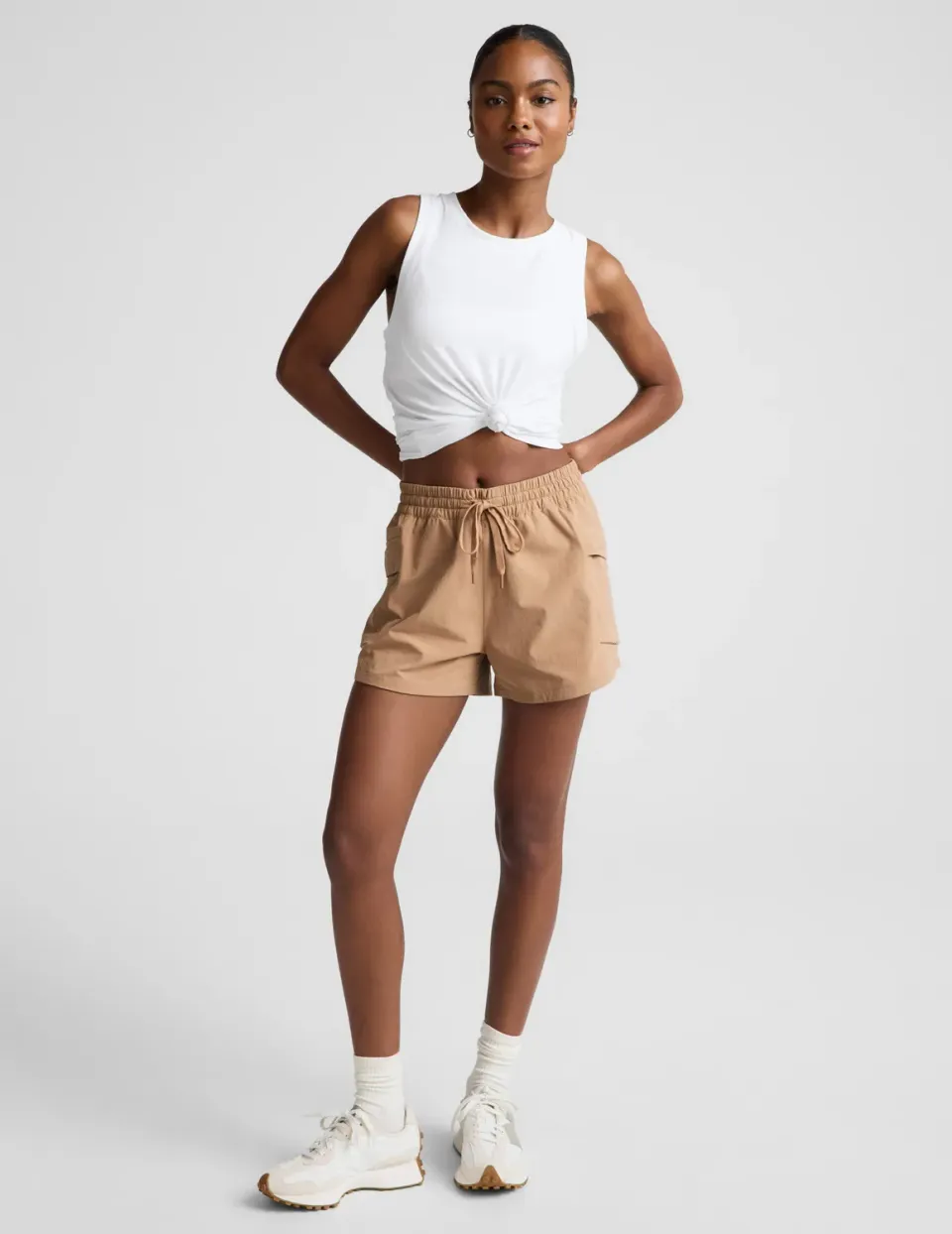 Beyond Yoga Peak 3 Short shorts Camel vandring