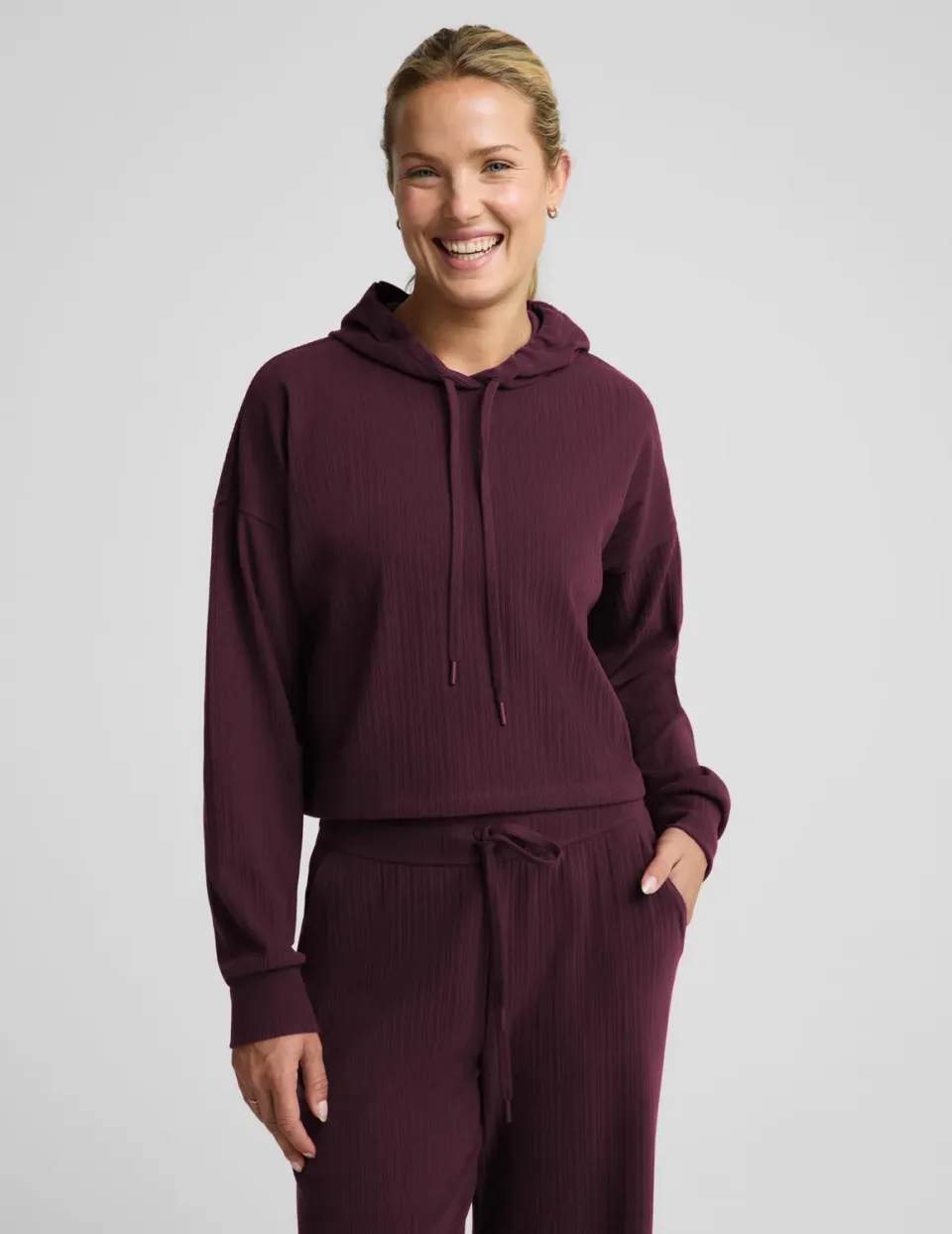 Beyond Yoga Breathe Easy Ribbed Hoodie hoodie vinröd mjuk