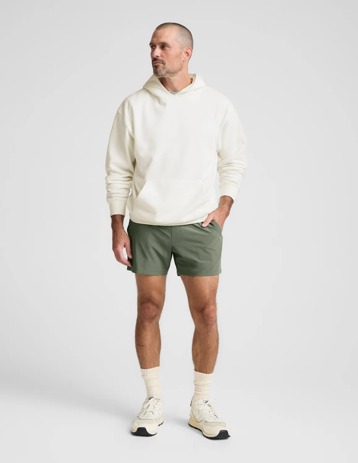 Beyond Yoga Pivotal 2.0 Short 5" löparshorts olive tint