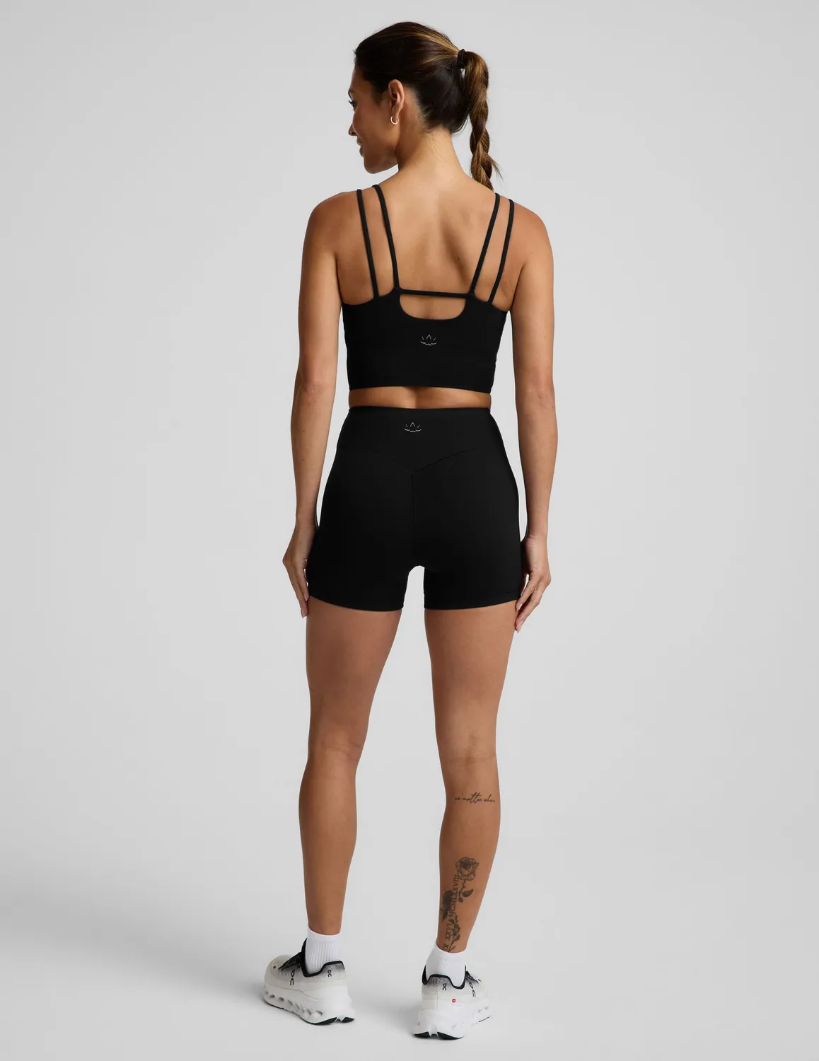 Beyond Yoga glowzone 4" bikershorts Pitch Black hög midja