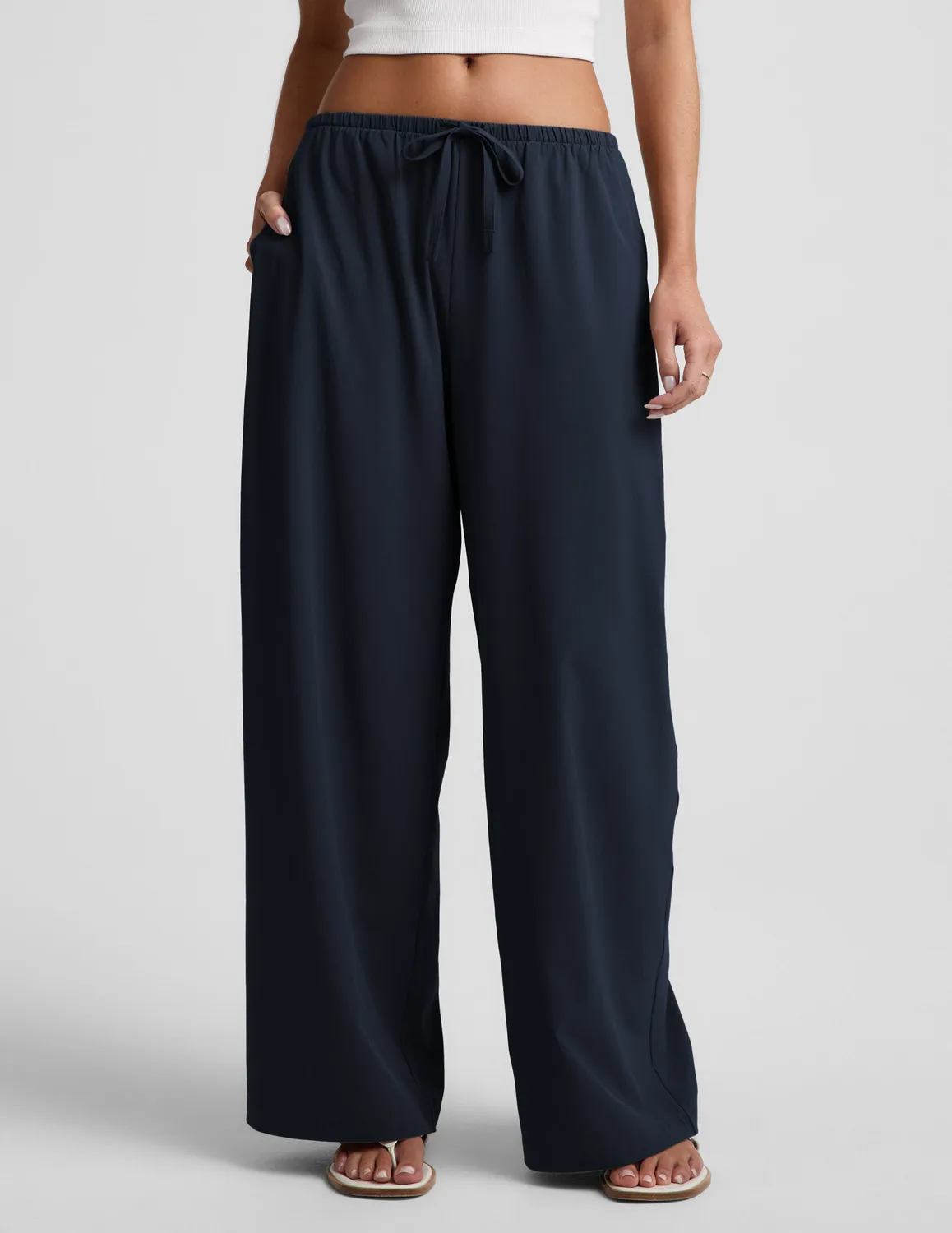 Beyond Yoga Solstice Drawstring Wide Leg 31 byxor Nocturnal Navy vida