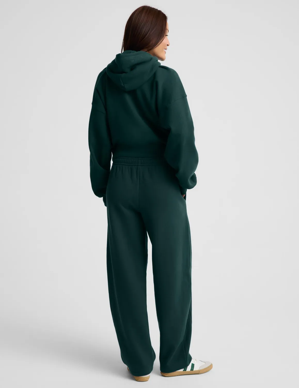Beyond Yoga LuxeFleece 2.0 Barrel mjukisbyxor Dark Ivy grön